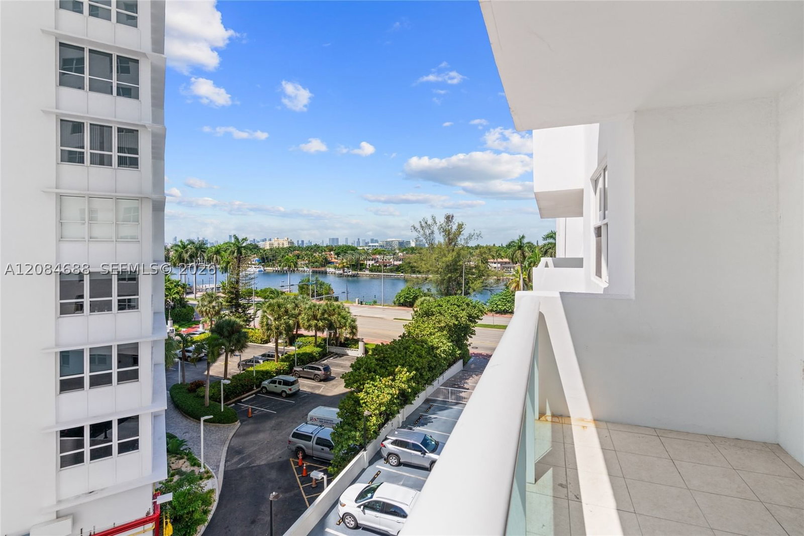 Real estate property located at 5001 Collins Ave #5E, Miami-dade, 0he Carriage Club South C, Miami Beach, FL
