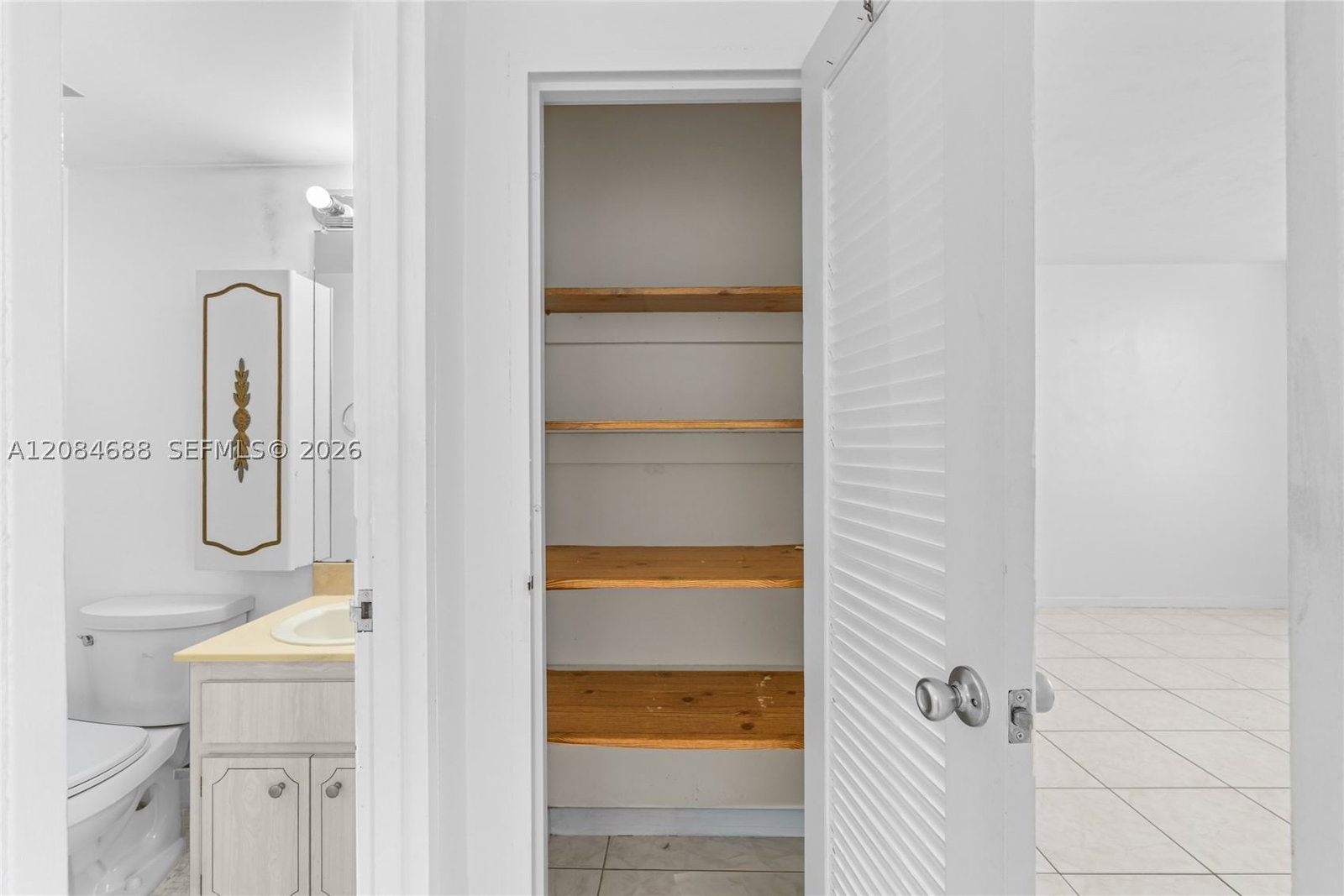 Real estate property located at 5001 Collins Ave #5E, Miami-dade, 0he Carriage Club South C, Miami Beach, FL