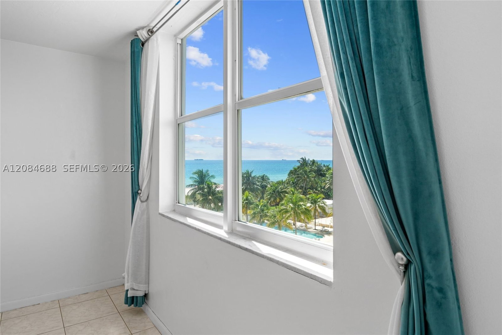 Real estate property located at 5001 Collins Ave #5E, Miami-dade, 0he Carriage Club South C, Miami Beach, FL