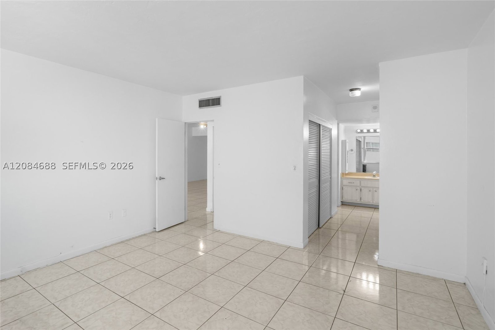 Real estate property located at 5001 Collins Ave #5E, Miami-dade, 0he Carriage Club South C, Miami Beach, FL