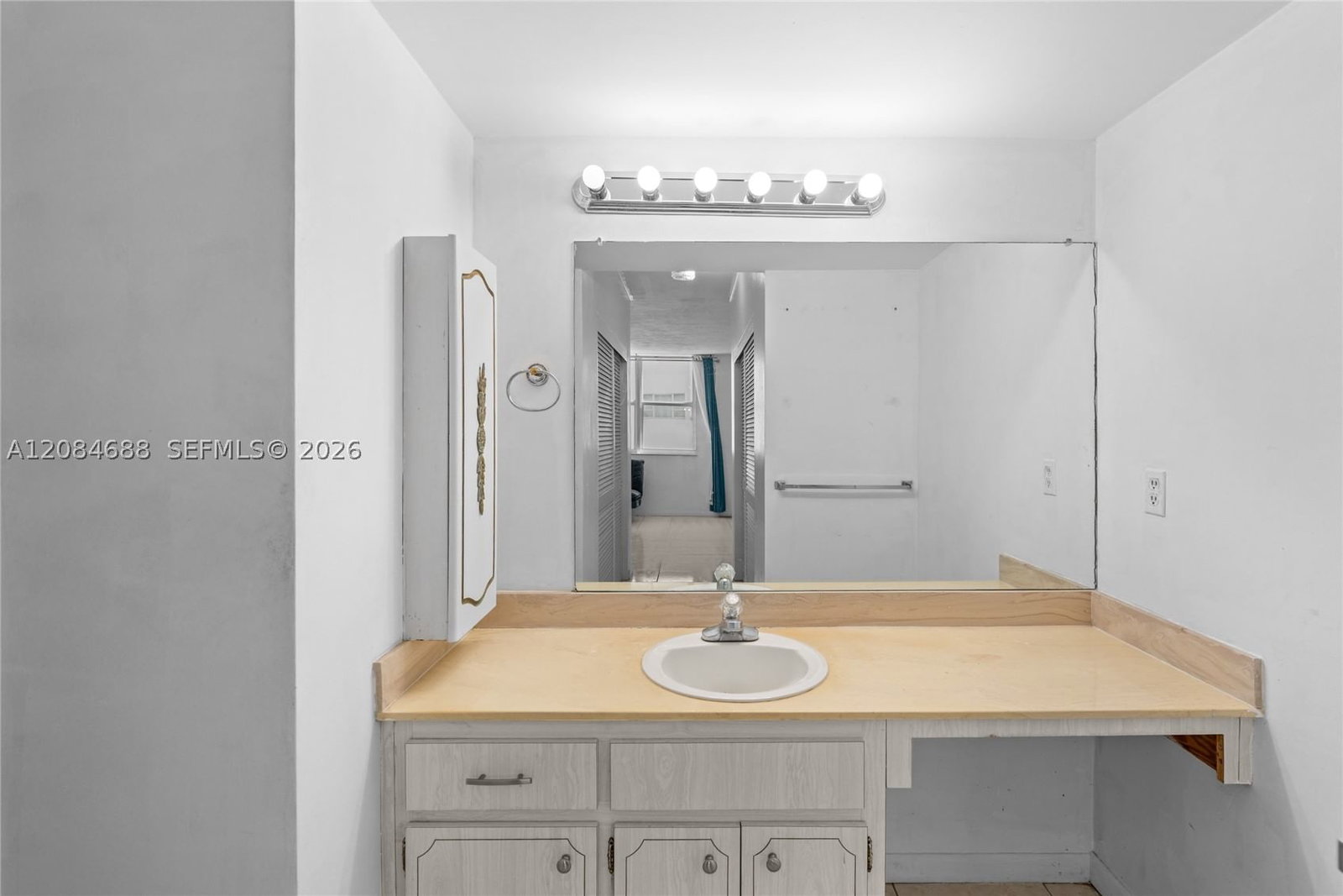 Real estate property located at 5001 Collins Ave #5E, Miami-dade, 0he Carriage Club South C, Miami Beach, FL