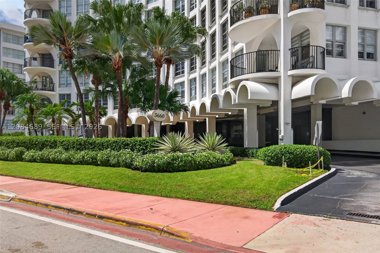 Real estate property located at 5660 Collins Ave #6D, Miami-dade, Fifty Six-sixty Collins A, Miami Beach, FL