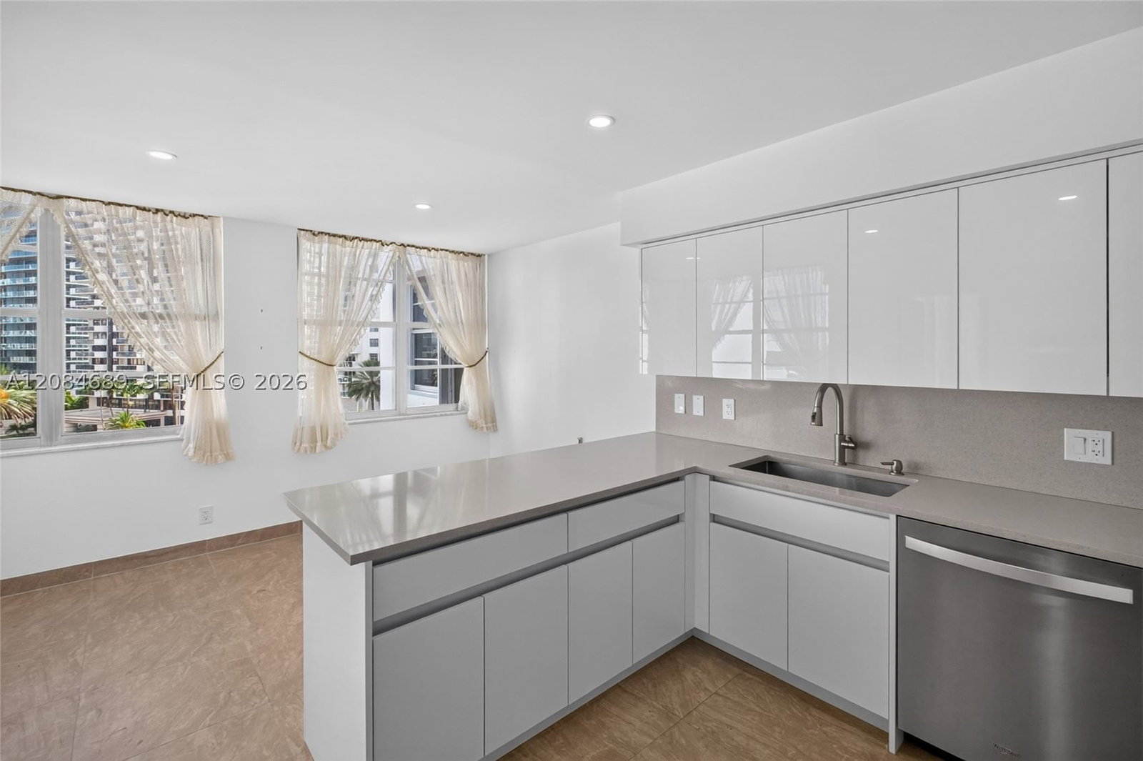 Real estate property located at 5660 Collins Ave #6D, Miami-dade, Fifty Six-sixty Collins A, Miami Beach, FL