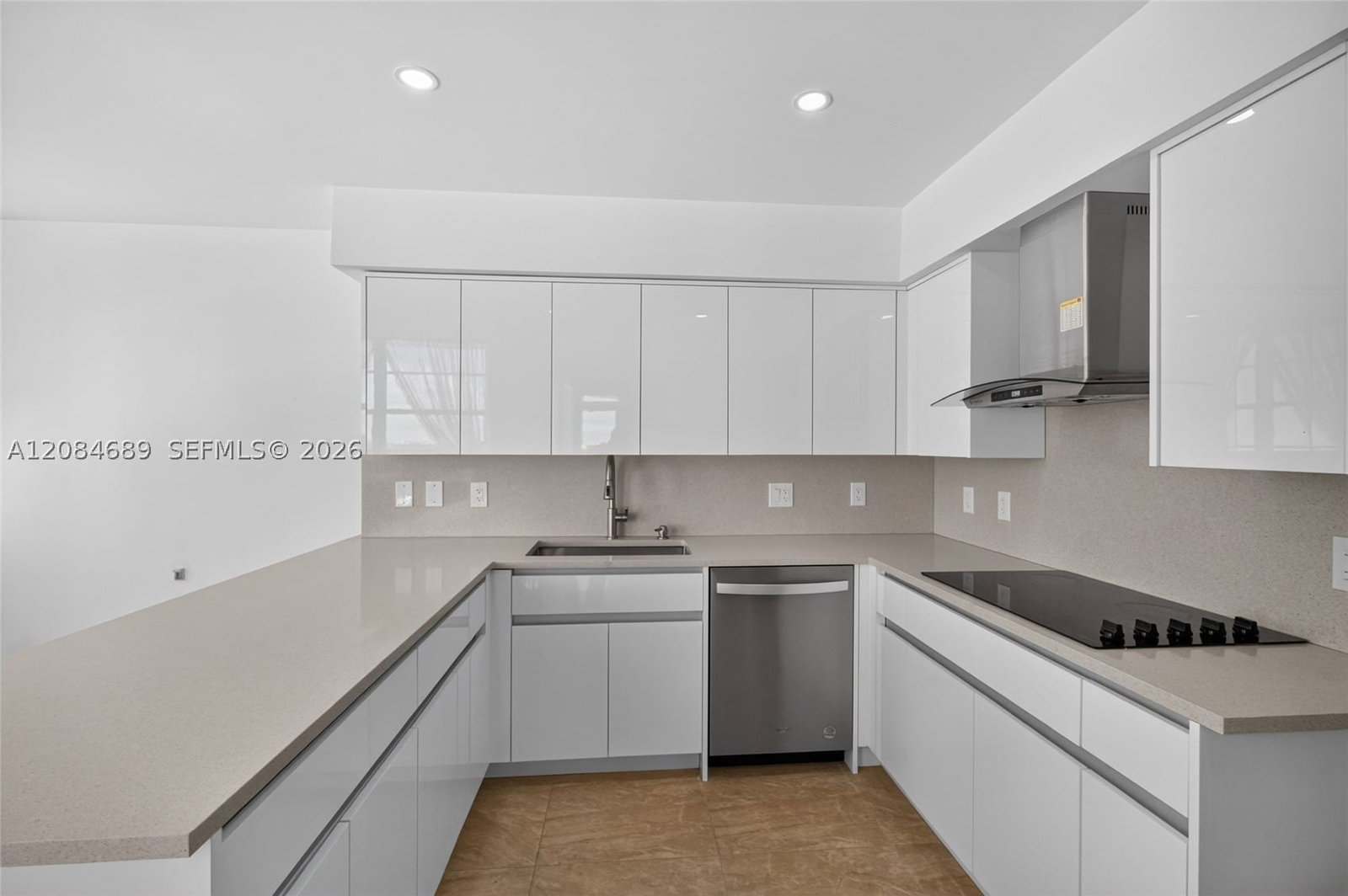Real estate property located at 5660 Collins Ave #6D, Miami-dade, Fifty Six-sixty Collins A, Miami Beach, FL