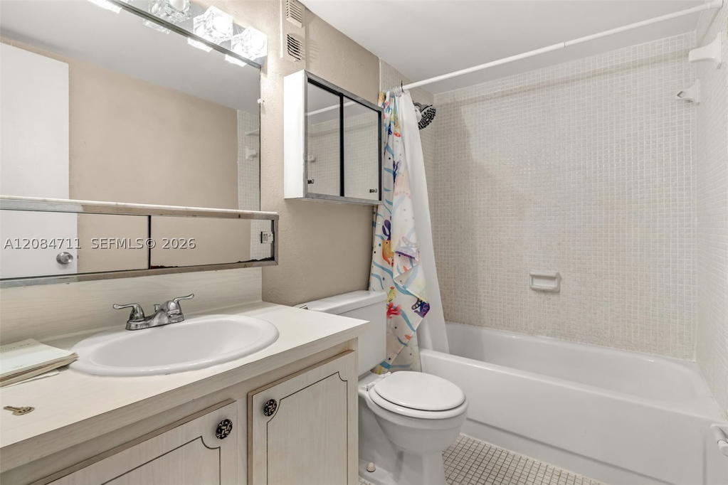 Real estate property located at 1700 191st St #508, Miami-dade, Jade Winds Grp Easter Lil, Miami, FL