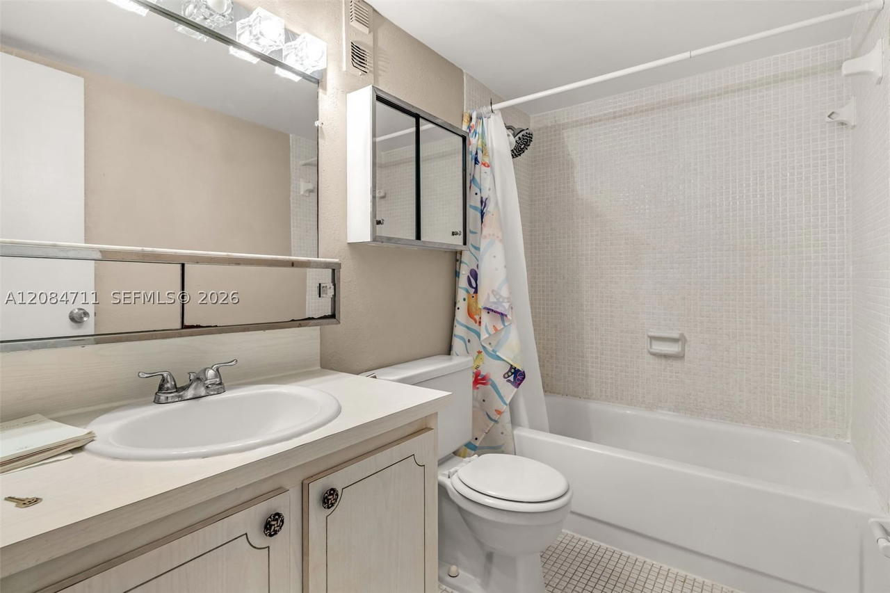 Real estate property located at 1700 191st St #508, Miami-dade, Jade Winds Grp Easter Lil, Miami, FL