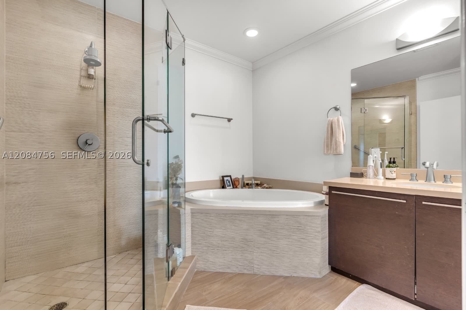 Real estate property located at 7928 East Dr #604, Miami-dade, Eloquence On The Bay Cond, North Bay Village, FL