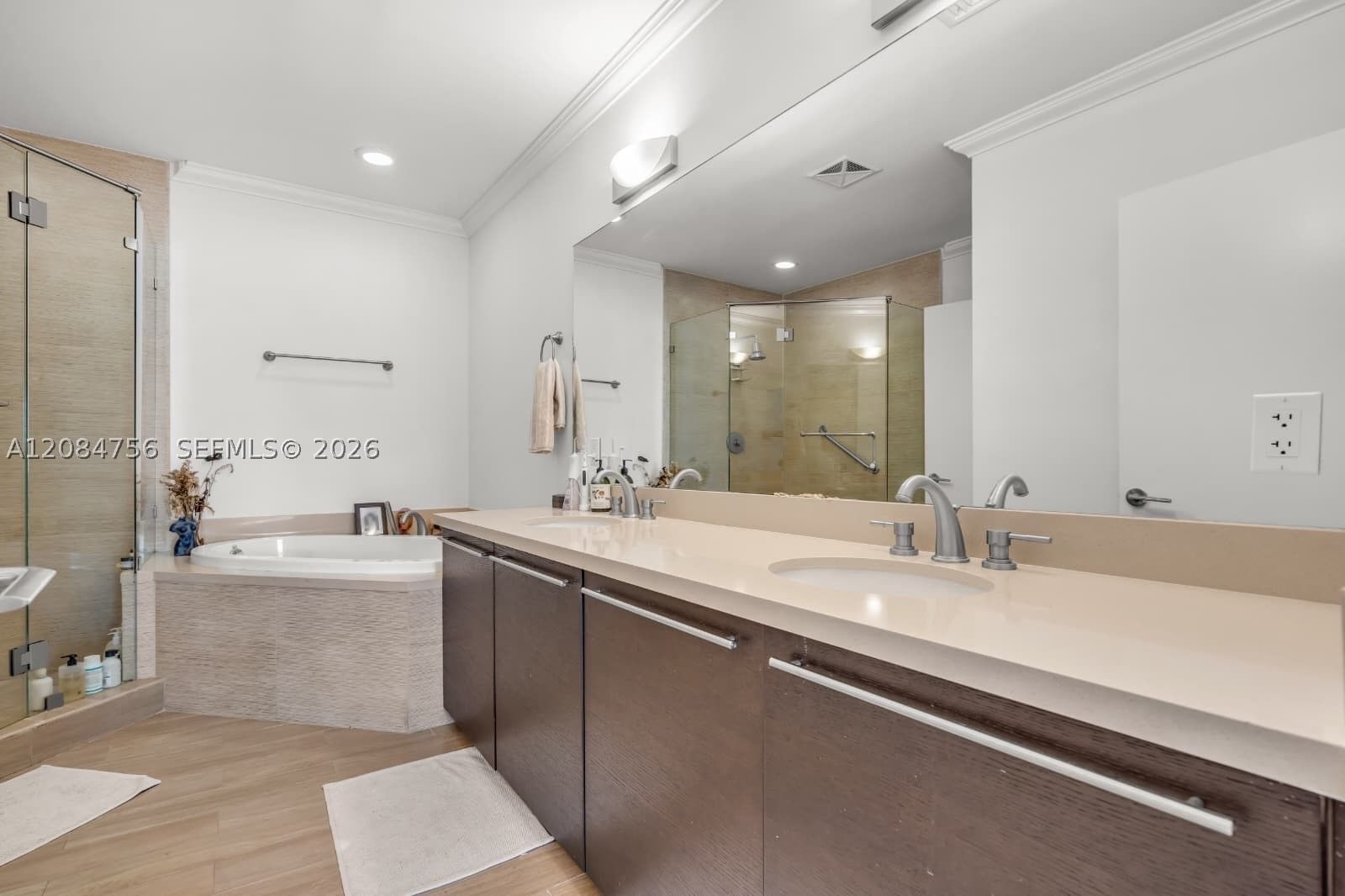 Real estate property located at 7928 East Dr #604, Miami-dade, Eloquence On The Bay Cond, North Bay Village, FL