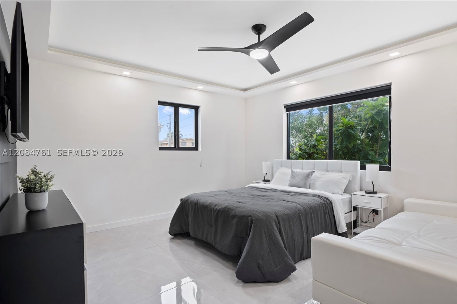 Real estate property located at 1101 14th Ave, Broward, Country Club Homes, Hollywood, FL
