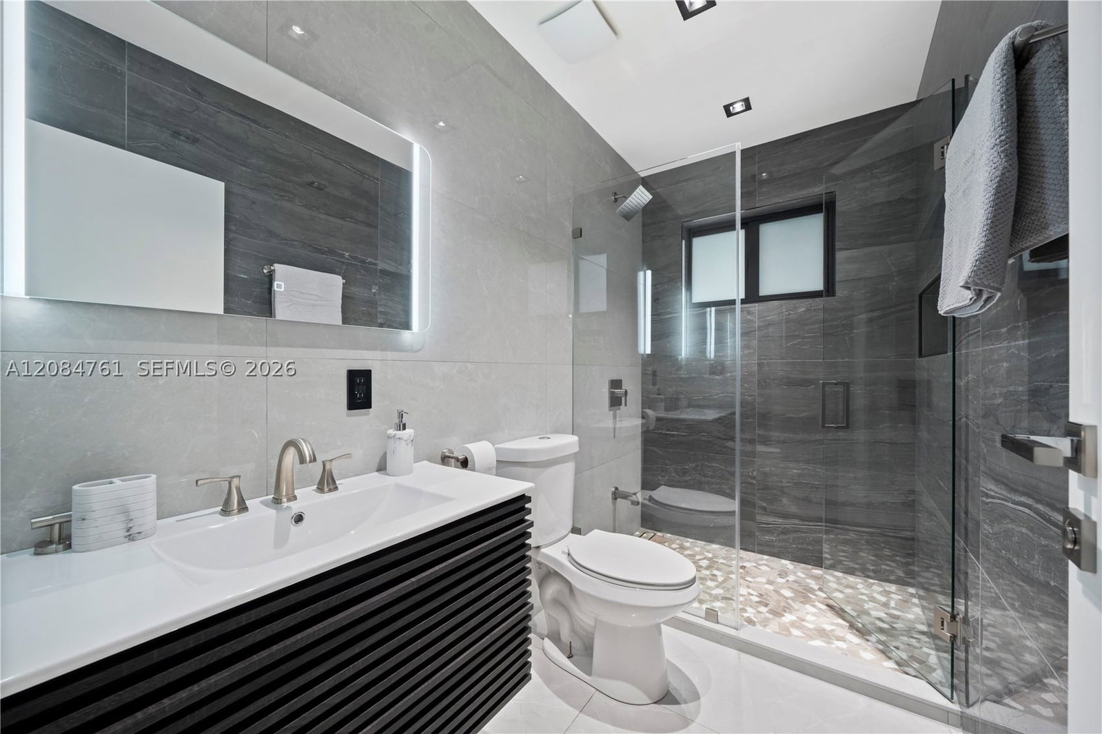 Real estate property located at 1101 14th Ave, Broward, Country Club Homes, Hollywood, FL