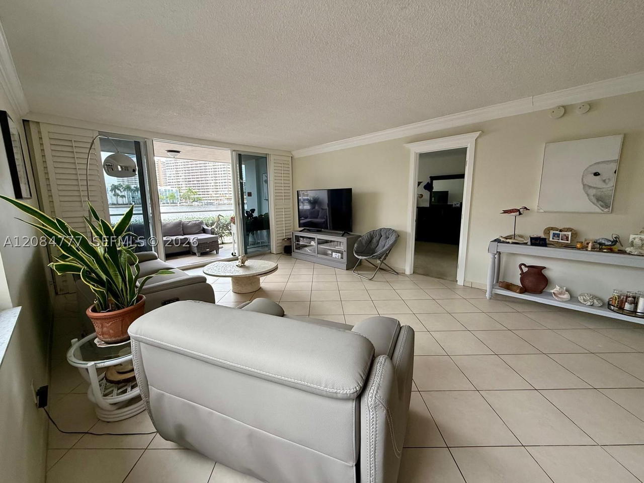 Real estate property located at 121 Golden Isles Dr G2, Broward, Dorsey Arms Condo, Hallandale Beach, FL
