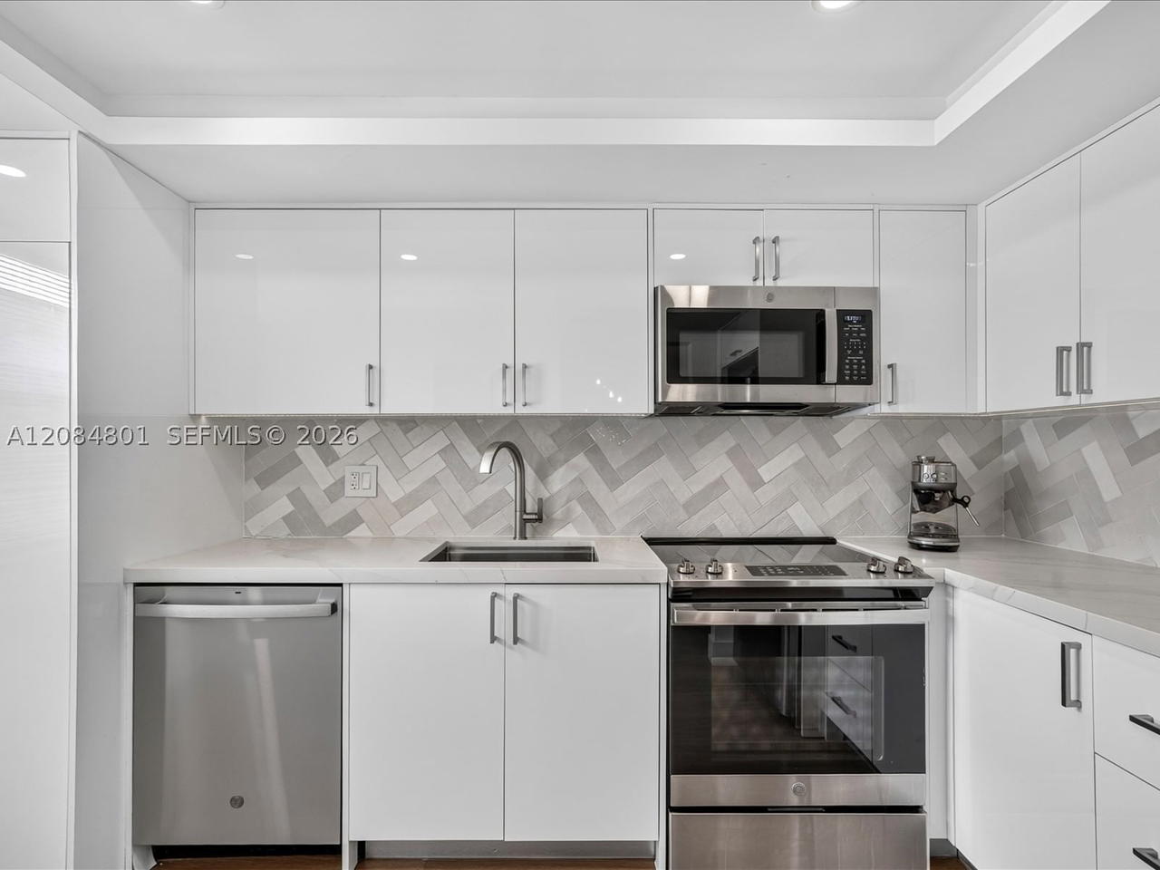 Real estate property located at 8201 Byron Ave #502, Miami-dade, Byron Bay Condo, Miami Beach, FL
