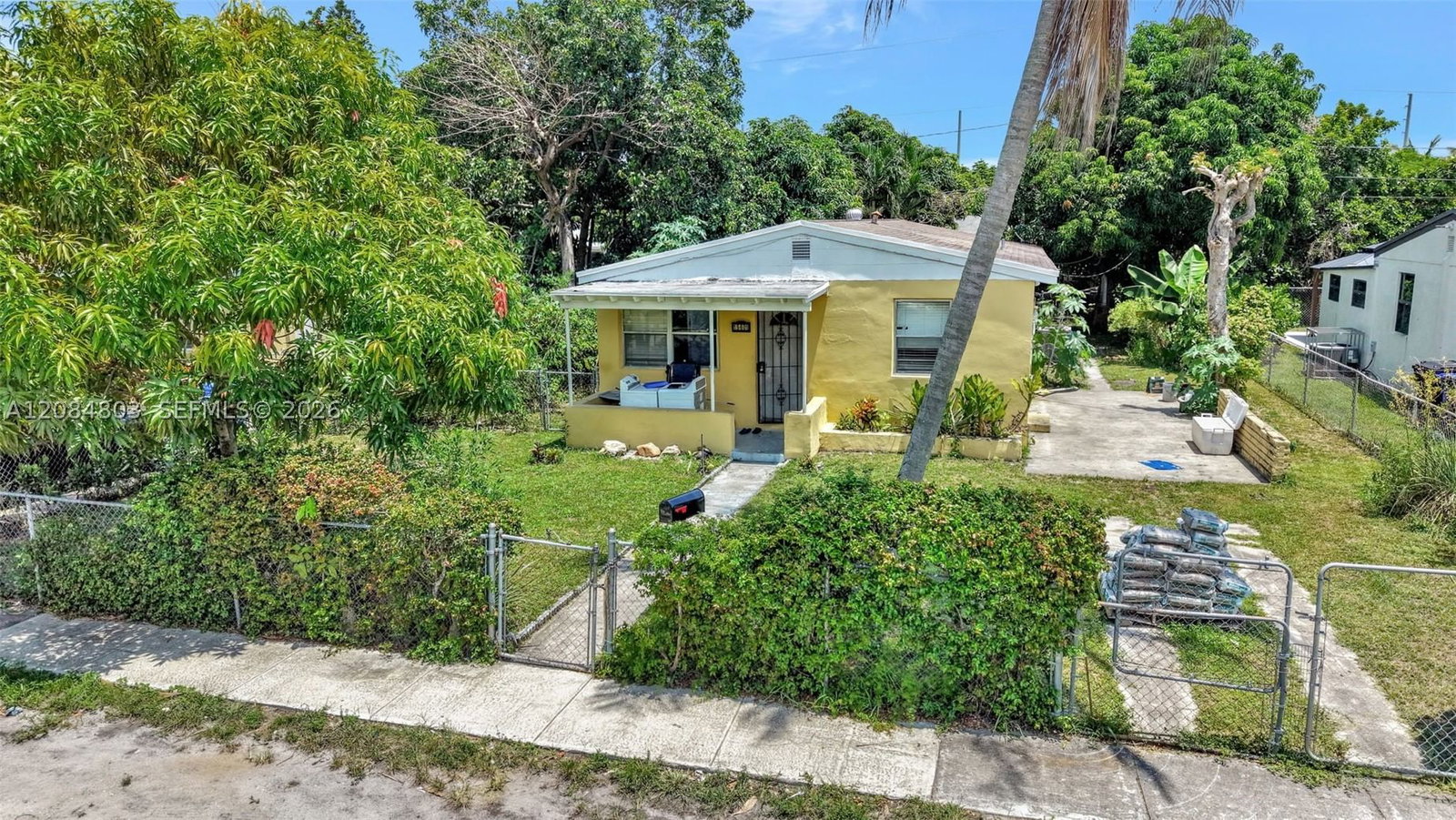 Real estate property located at 15601 15th Ave, Miami-dade, Myra Dells Subdivision, North Miami Beach, FL