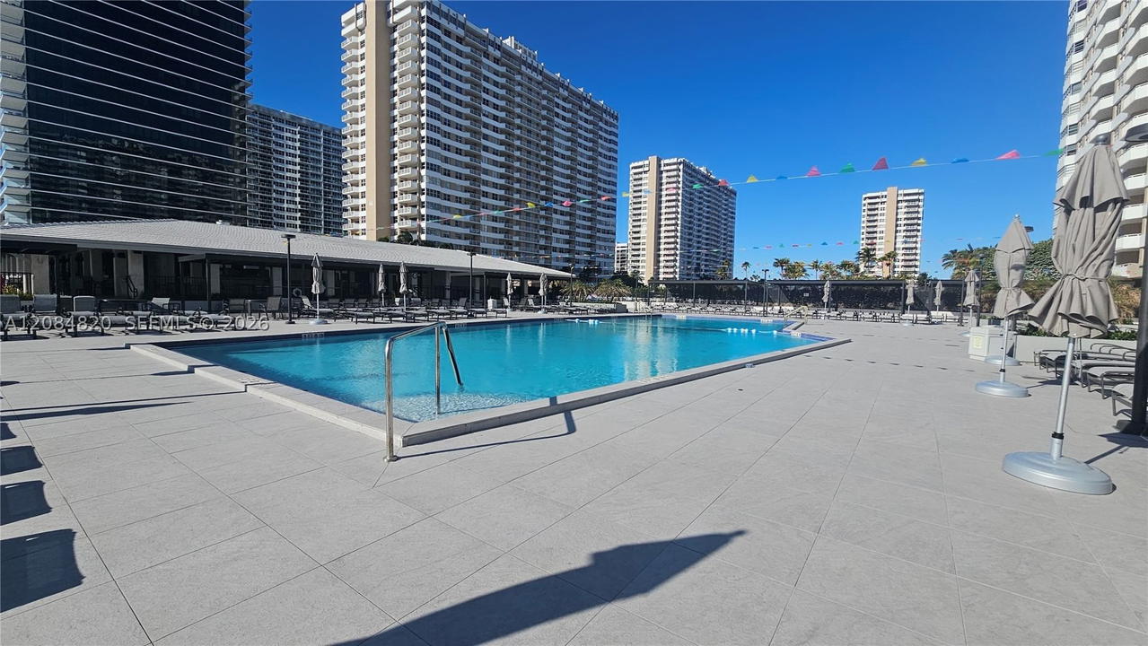 Real estate property located at 1985 Ocean Dr #10N, Broward, Hemispheres Condo, Hallandale Beach, FL