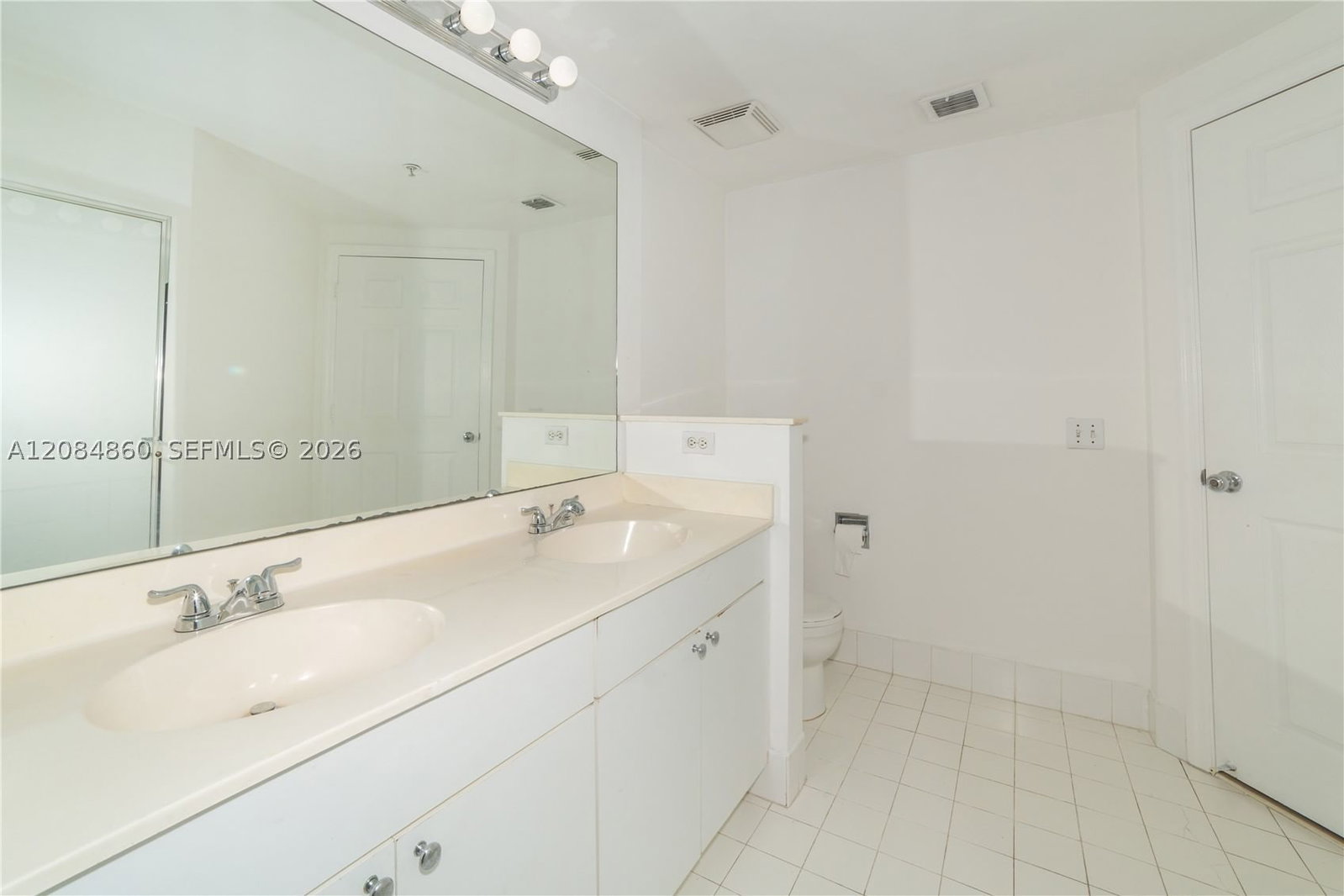 Real estate property located at 17150 Bay Rd #2512, Miami-dade, Porto Bellagio Condo, Sunny Isles Beach, FL