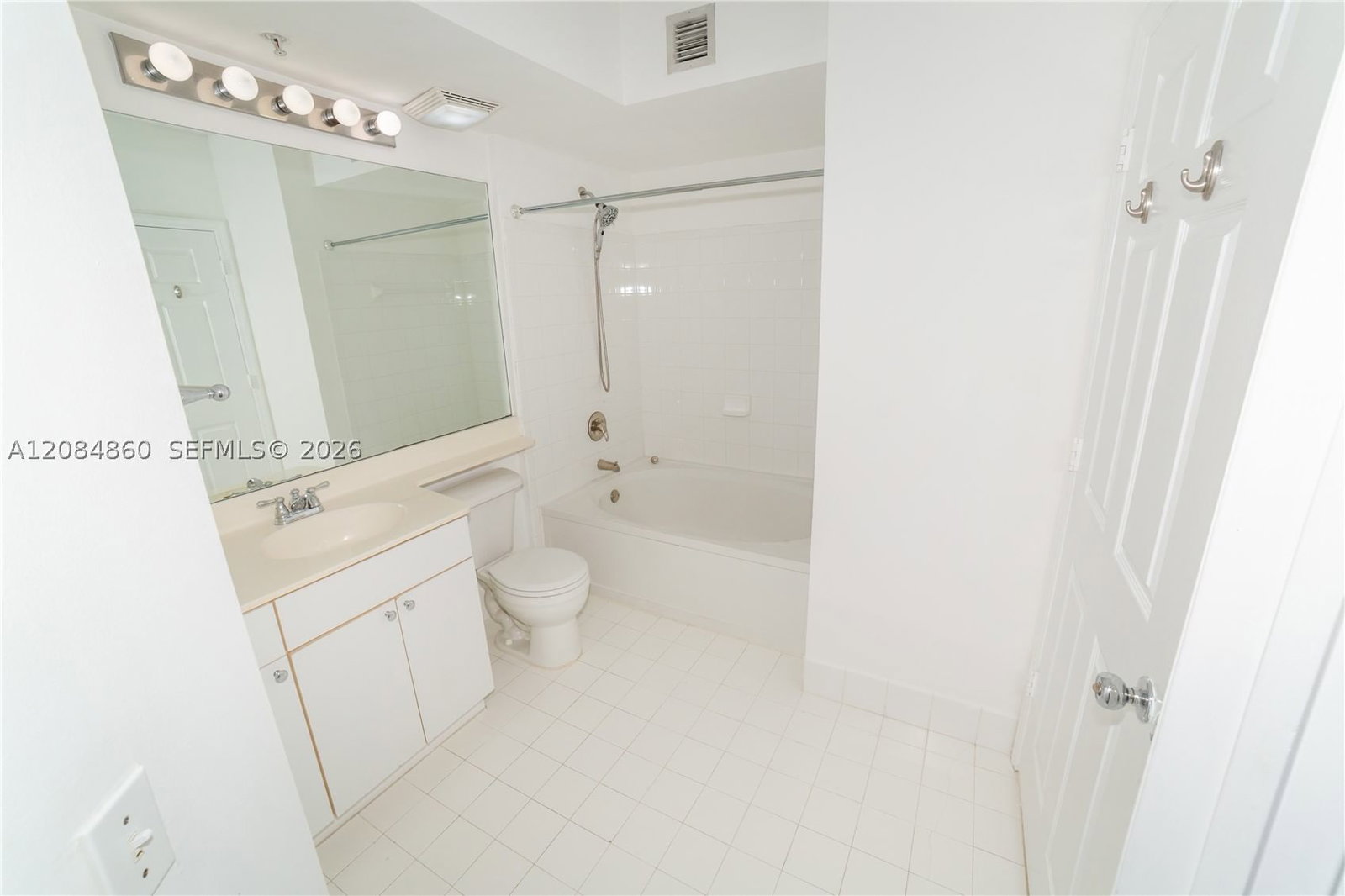 Real estate property located at 17150 Bay Rd #2512, Miami-dade, Porto Bellagio Condo, Sunny Isles Beach, FL