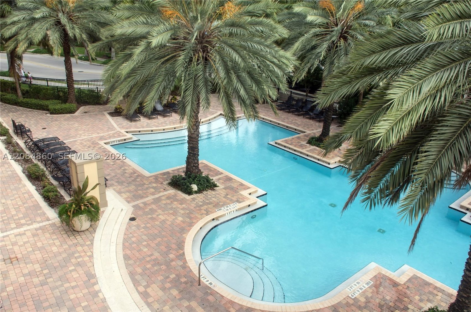 Real estate property located at 17150 Bay Rd #2512, Miami-dade, Porto Bellagio Condo, Sunny Isles Beach, FL