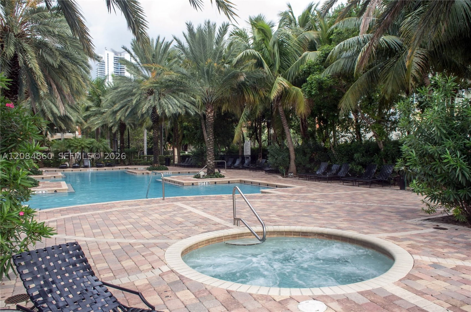 Real estate property located at 17150 Bay Rd #2512, Miami-dade, Porto Bellagio Condo, Sunny Isles Beach, FL