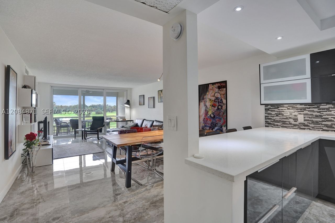 Real estate property located at 2681 Course Dr #204, Broward, No 22 Palm-aire Country C, Pompano Beach, FL