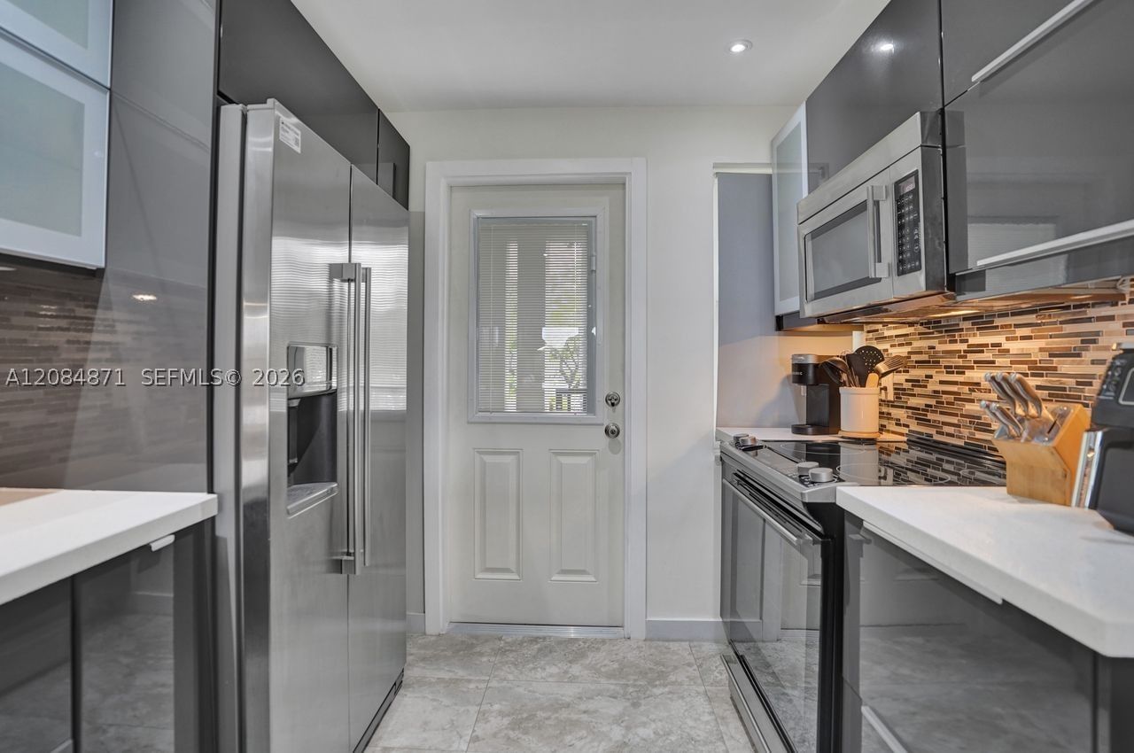 Real estate property located at 2681 Course Dr #204, Broward, No 22 Palm-aire Country C, Pompano Beach, FL