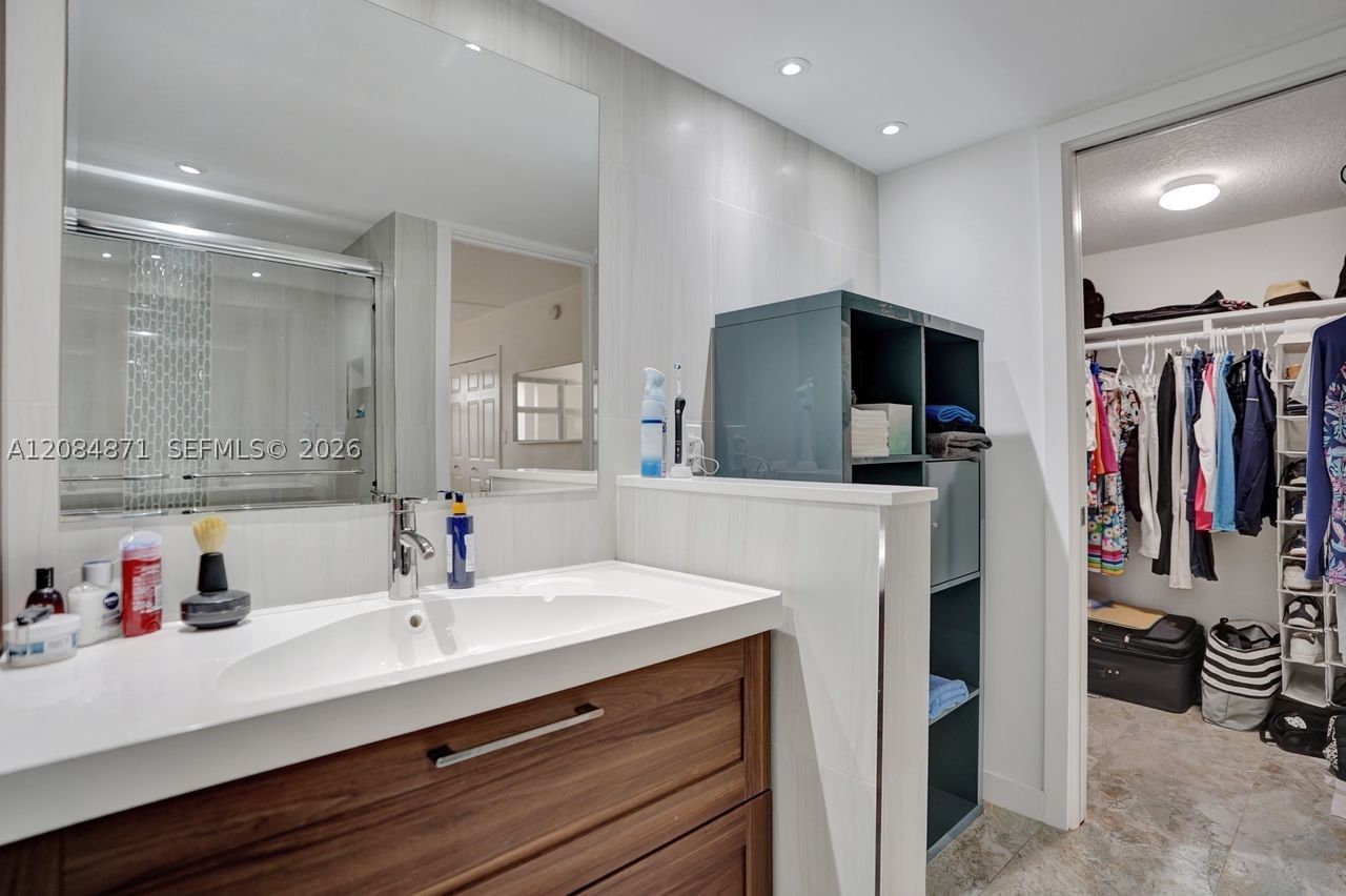 Real estate property located at 2681 Course Dr #204, Broward, No 22 Palm-aire Country C, Pompano Beach, FL