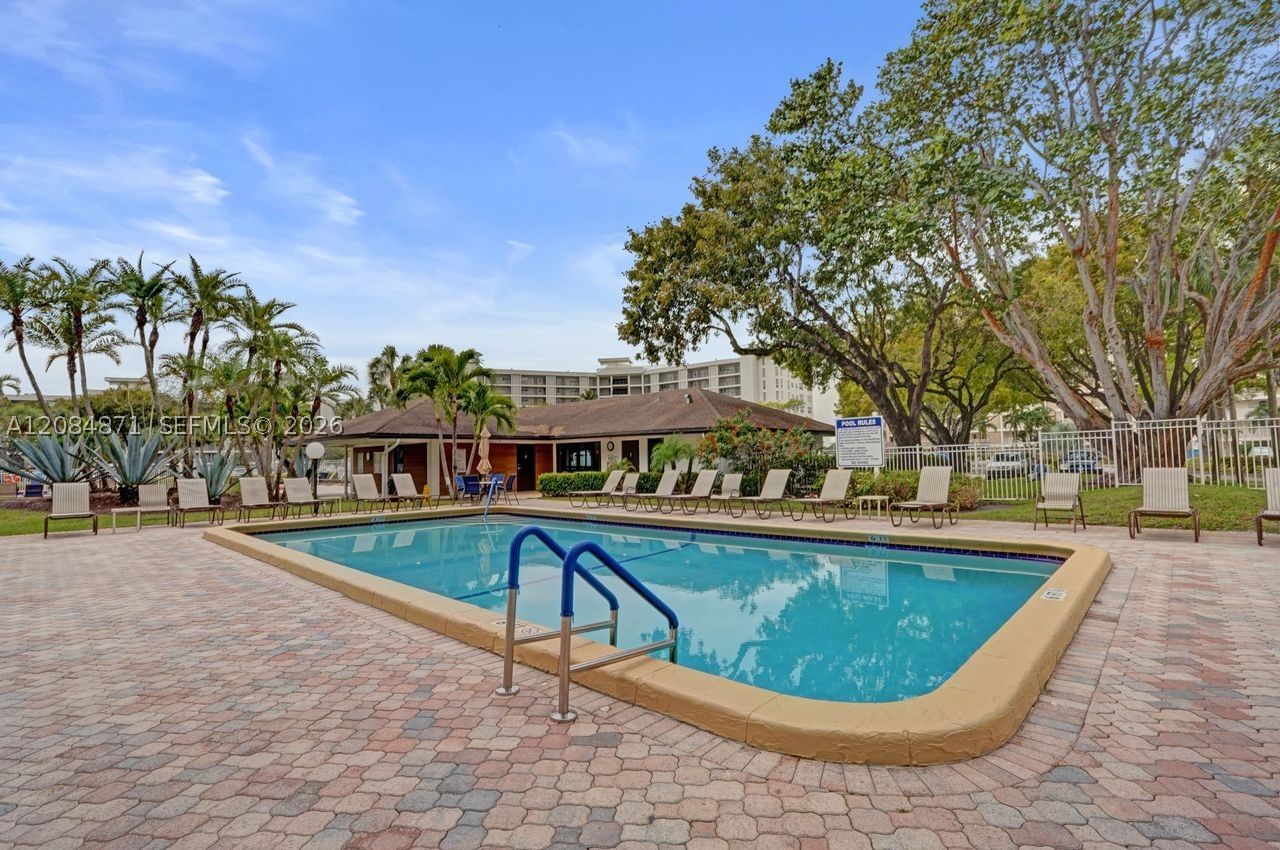 Real estate property located at 2681 Course Dr #204, Broward, No 22 Palm-aire Country C, Pompano Beach, FL