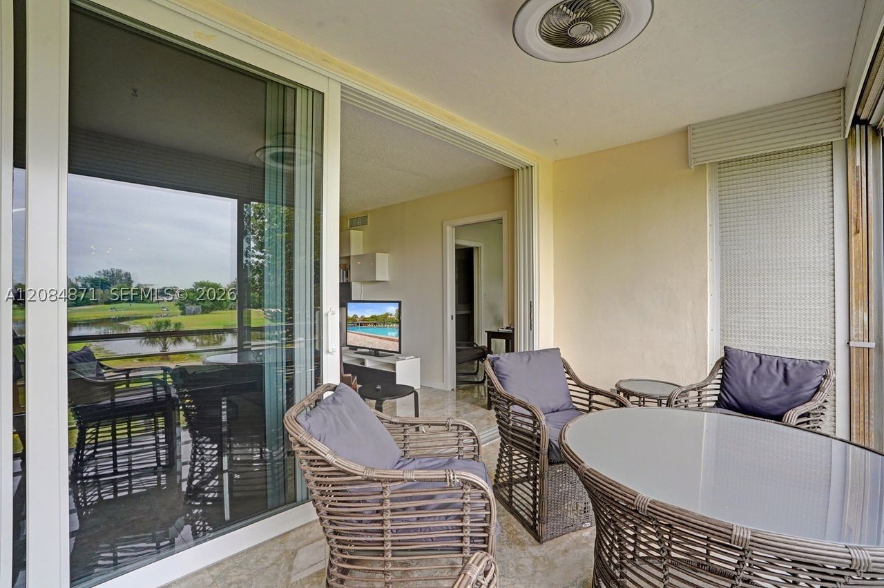 Real estate property located at 2681 Course Dr #204, Broward, No 22 Palm-aire Country C, Pompano Beach, FL