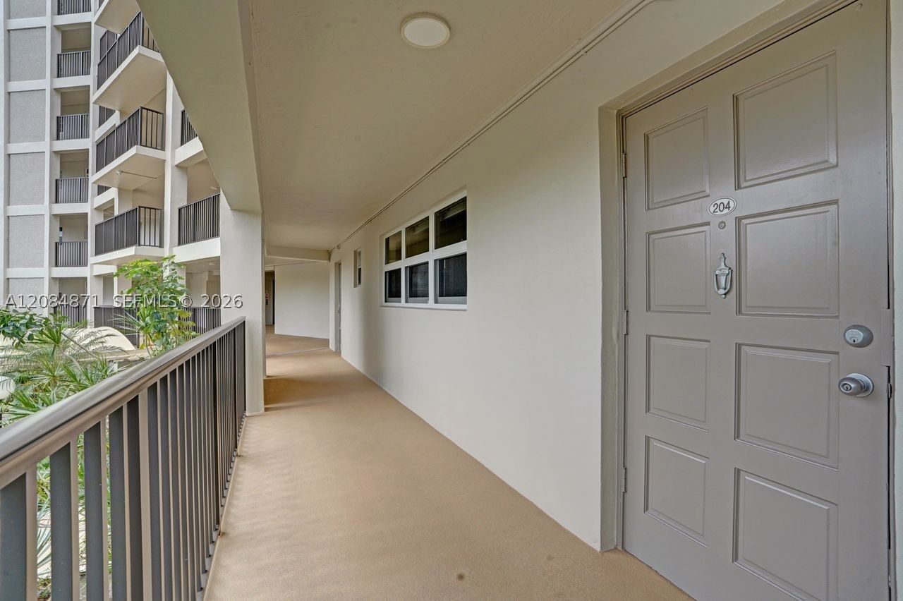 Real estate property located at 2681 Course Dr #204, Broward, No 22 Palm-aire Country C, Pompano Beach, FL