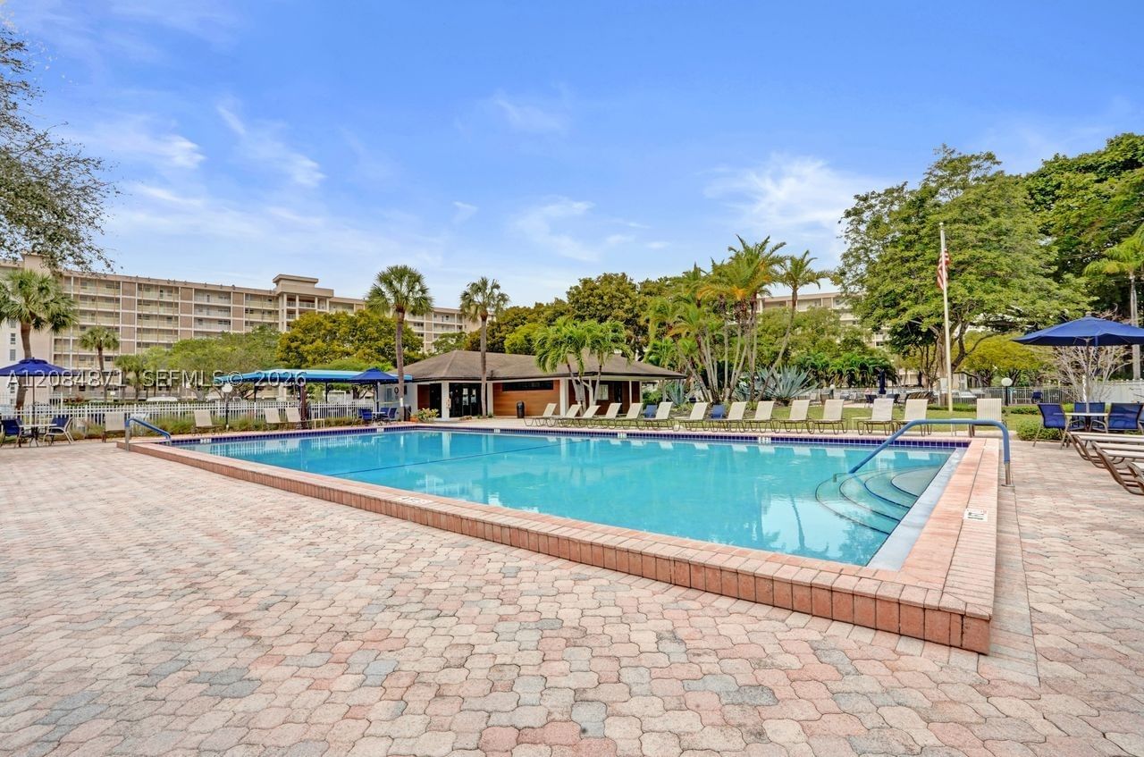 Real estate property located at 2681 Course Dr #204, Broward, No 22 Palm-aire Country C, Pompano Beach, FL