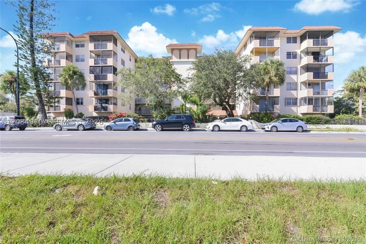 Real estate property located at 12590 16th Ave #210, Miami-dade, 12590 Coronado Towers Con, North Miami, FL