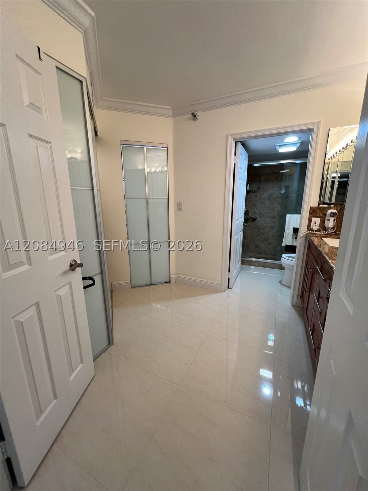 Real estate property located at 3530 Mystic Pointe Dr #1215, Miami-dade, Mystic Pointe Tower 500 C, Aventura, FL