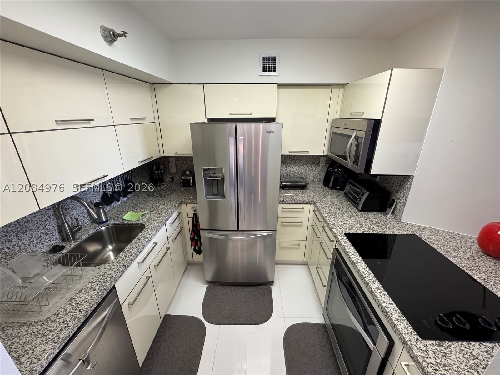 Real estate property located at 3300 191st St #1710, Miami-dade, Parc Central Aventura Sou, Aventura, FL