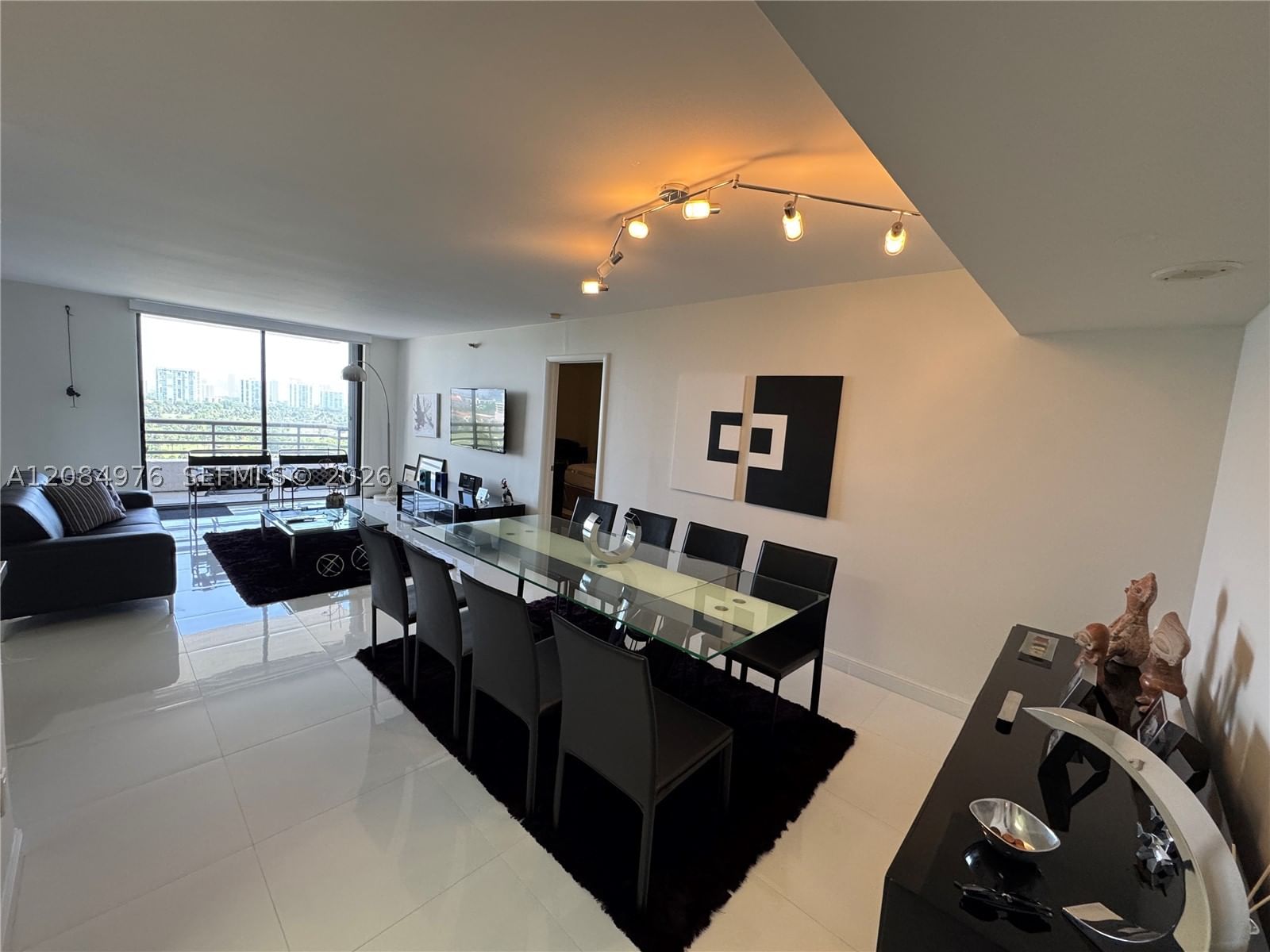 Real estate property located at 3300 191st St #1710, Miami-dade, Parc Central Aventura Sou, Aventura, FL
