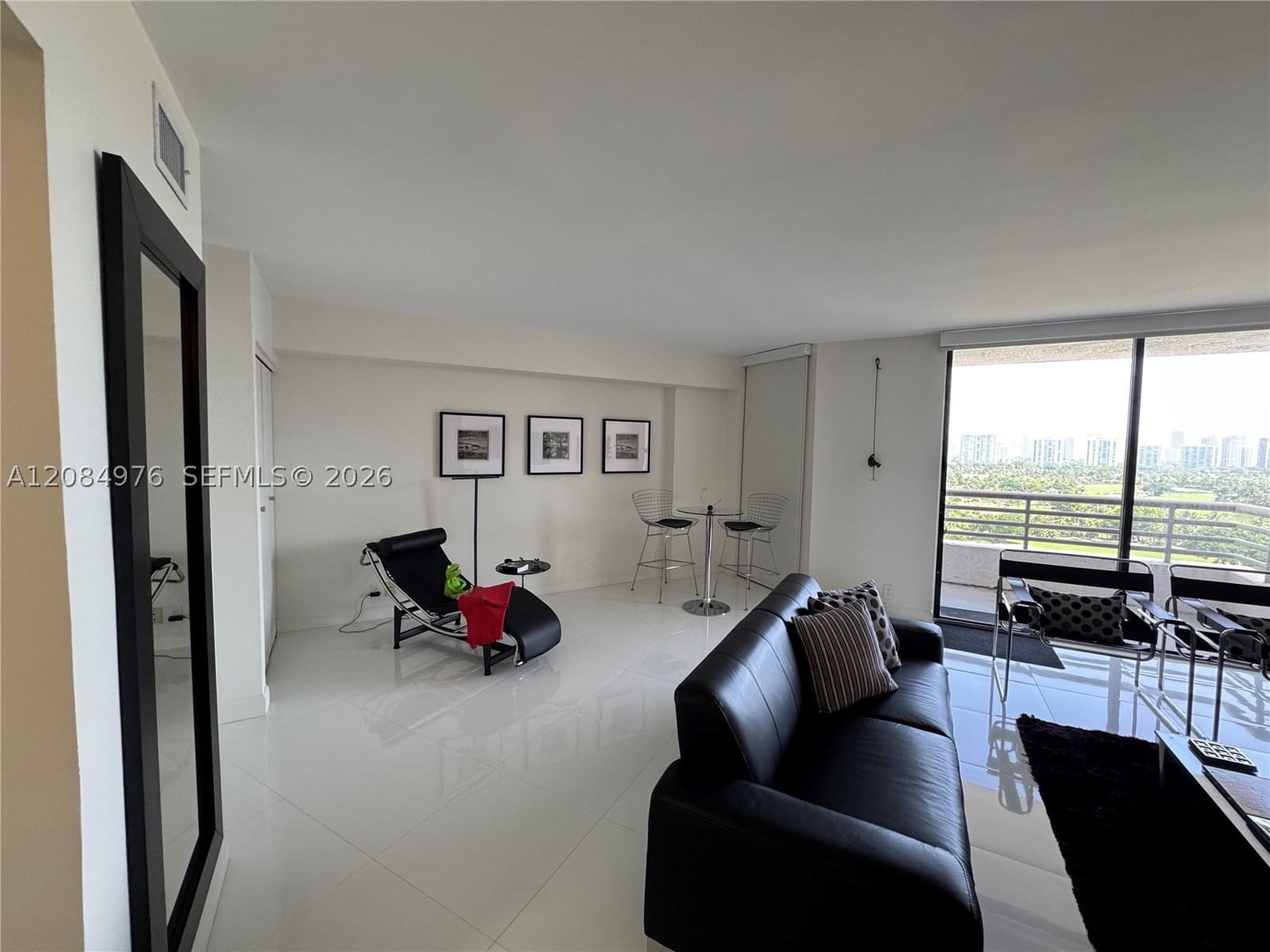 Real estate property located at 3300 191st St #1710, Miami-dade, Parc Central Aventura Sou, Aventura, FL
