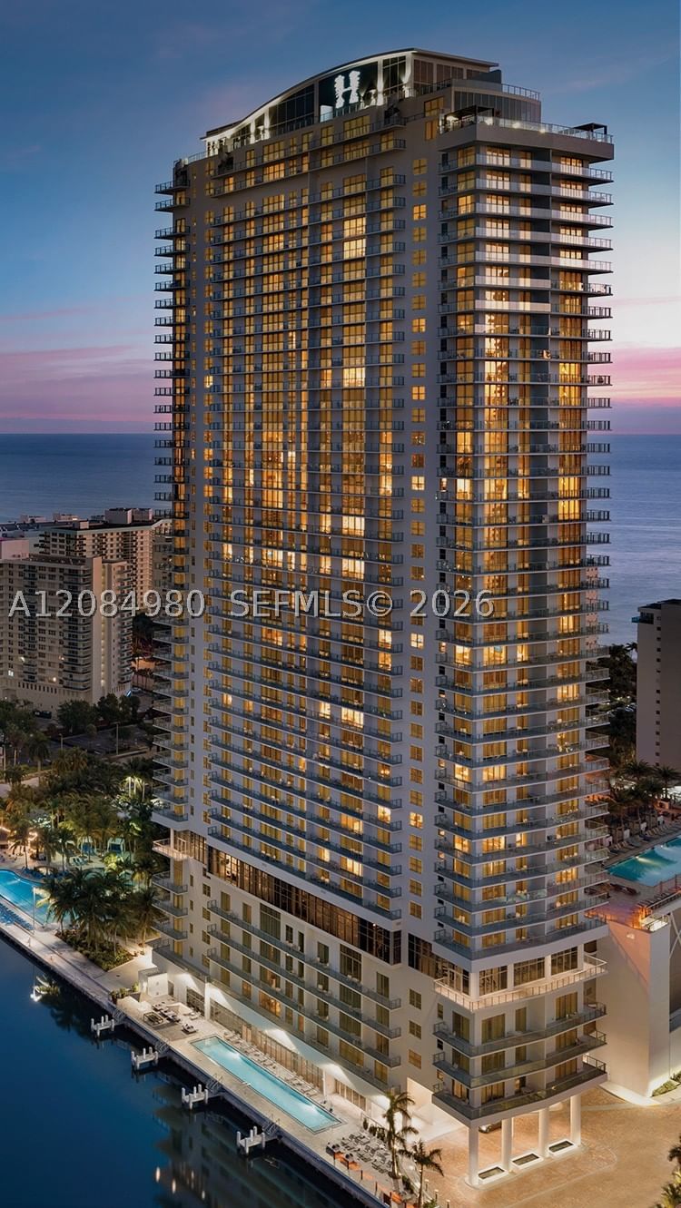 Real estate property located at 4010 Ocean Dr R3302, Broward, 4010 South Ocean Condo, Hollywood, FL