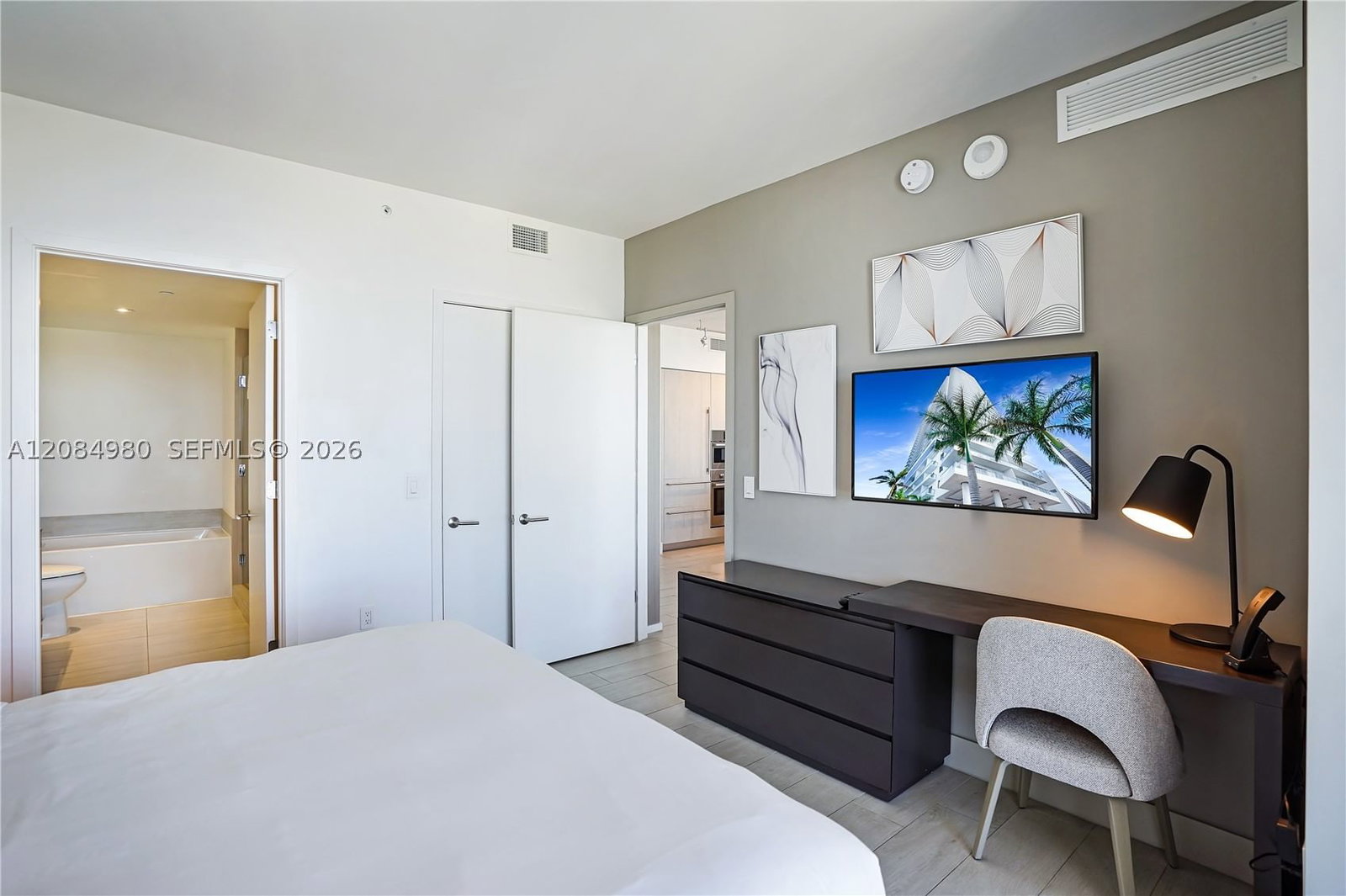 Real estate property located at 4010 Ocean Dr R3302, Broward, 4010 South Ocean Condo, Hollywood, FL