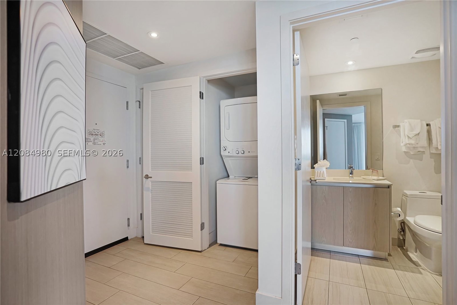 Real estate property located at 4010 Ocean Dr R3302, Broward, 4010 South Ocean Condo, Hollywood, FL