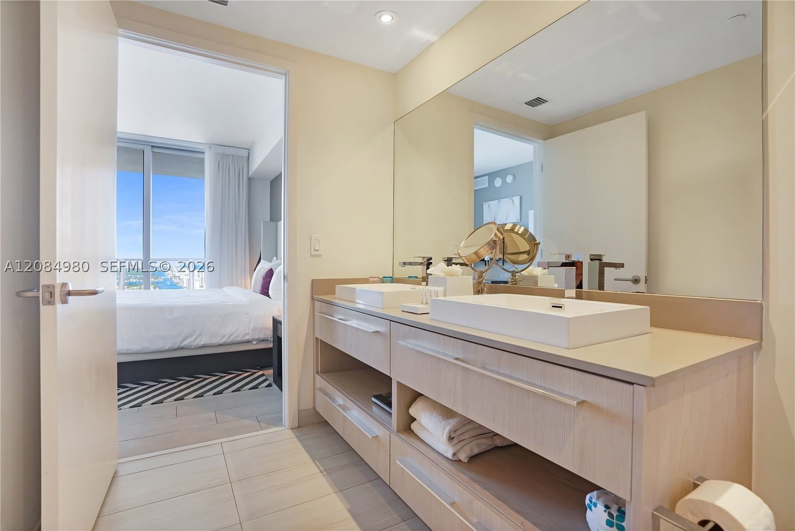Real estate property located at 4010 Ocean Dr R3302, Broward, 4010 South Ocean Condo, Hollywood, FL