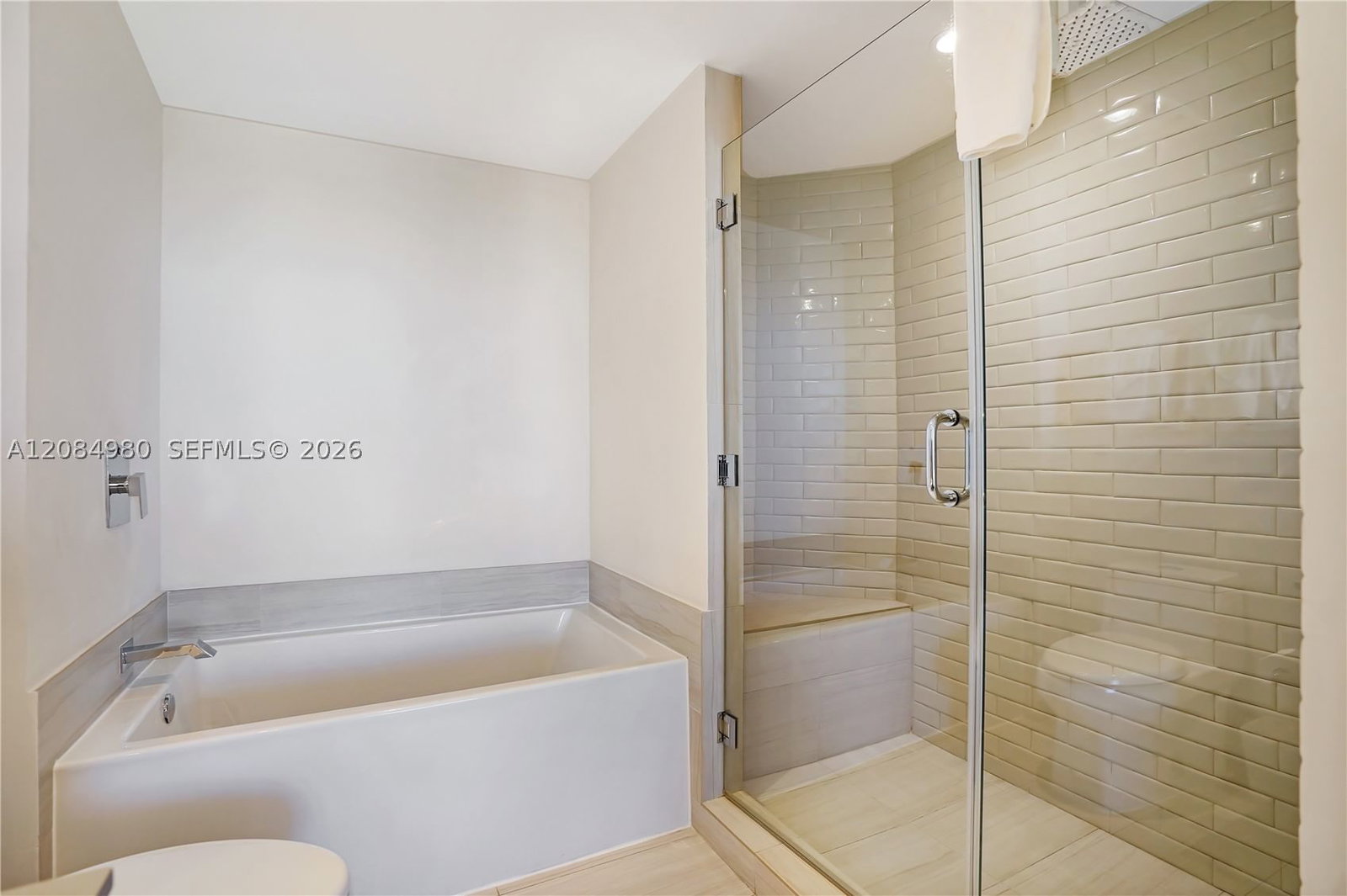 Real estate property located at 4010 Ocean Dr R3302, Broward, 4010 South Ocean Condo, Hollywood, FL