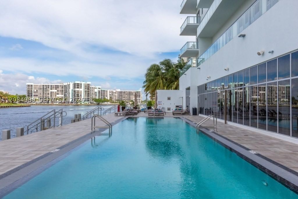 Real estate property located at 4010 Ocean Dr R3302, Broward, 4010 South Ocean Condo, Hollywood, FL
