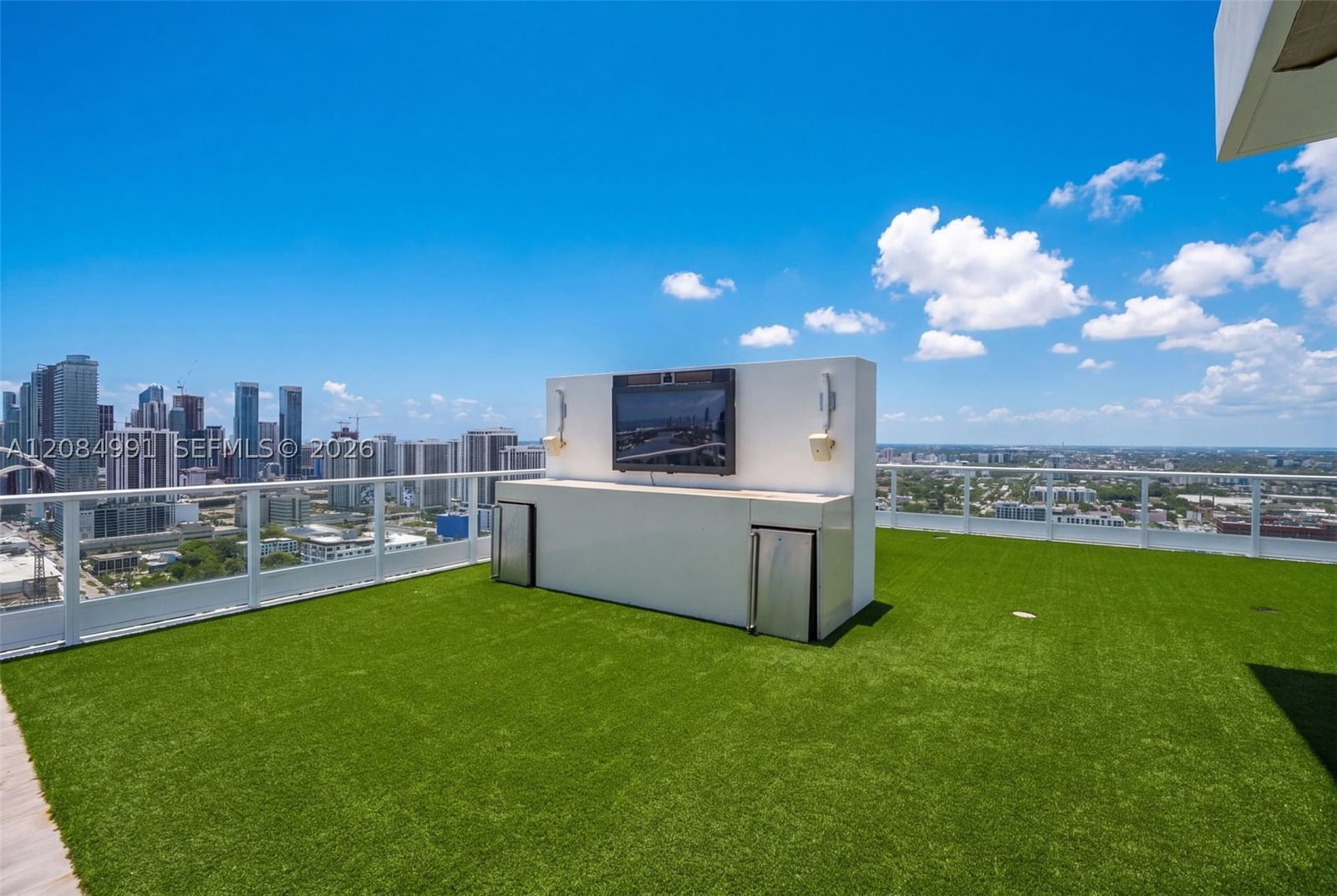 Real estate property located at 2020 Bayshore Dr #3708, Miami-dade, Paramount Bay Condo, Miami, FL