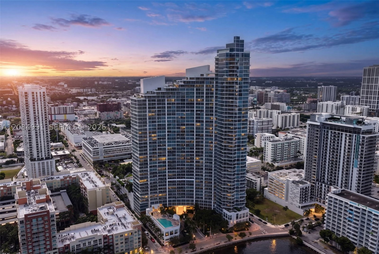 Real estate property located at 2020 Bayshore Dr #3708, Miami-dade, Paramount Bay Condo, Miami, FL