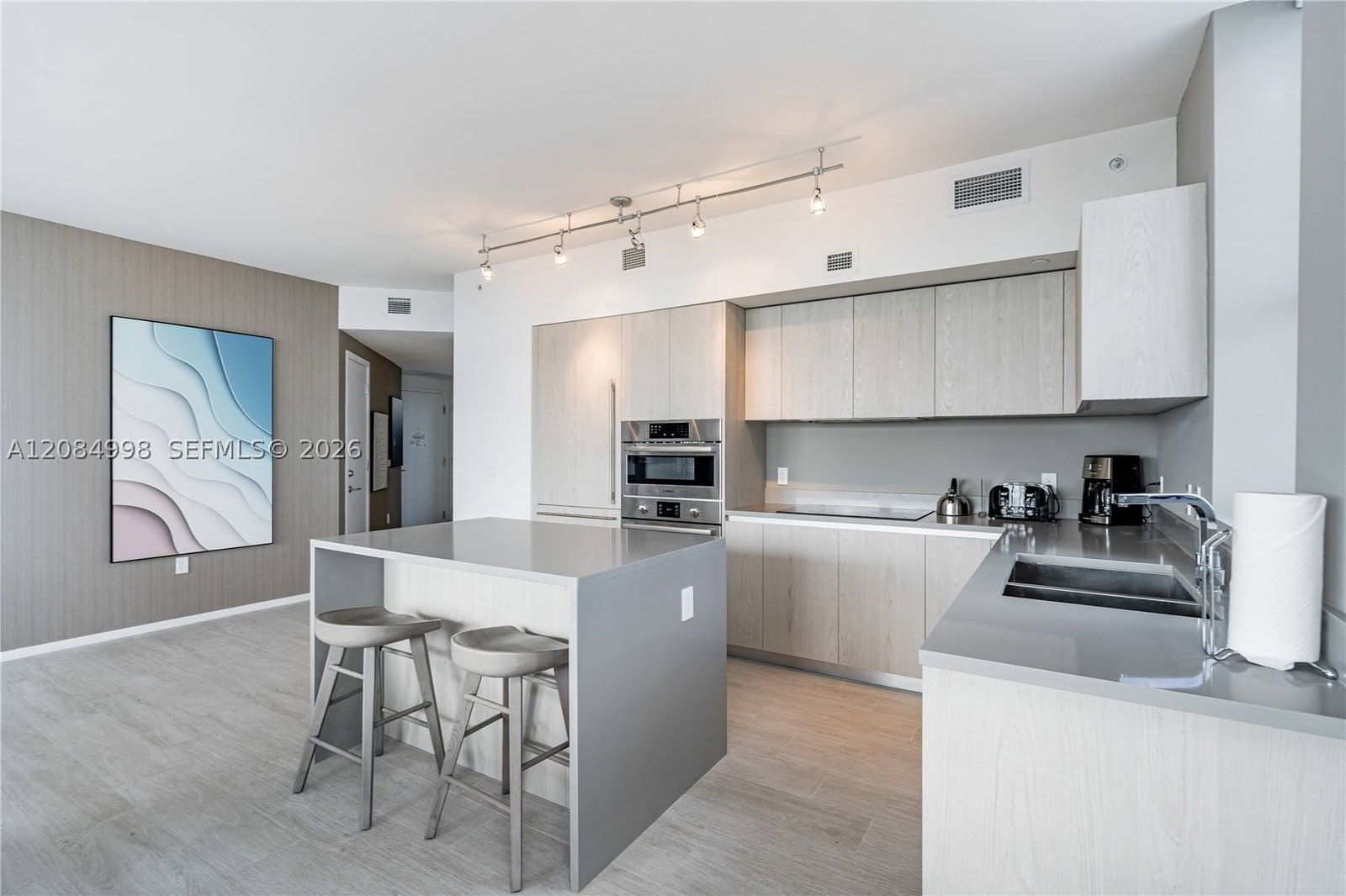 Real estate property located at 4010 Ocean Dr R1609, Broward, 4010 South Ocean Condo, Hollywood, FL