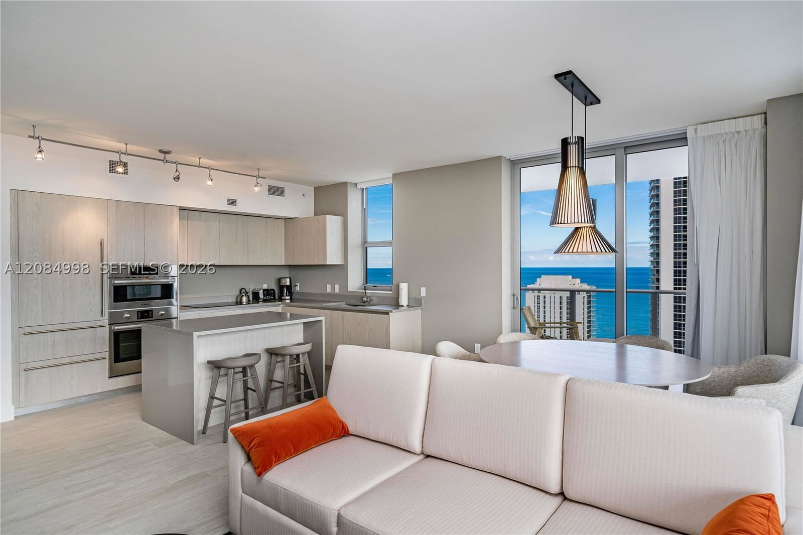 Real estate property located at 4010 Ocean Dr R1609, Broward, 4010 South Ocean Condo, Hollywood, FL
