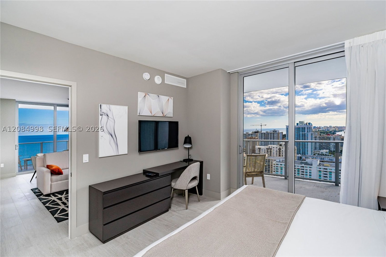 Real estate property located at 4010 Ocean Dr R1609, Broward, 4010 South Ocean Condo, Hollywood, FL