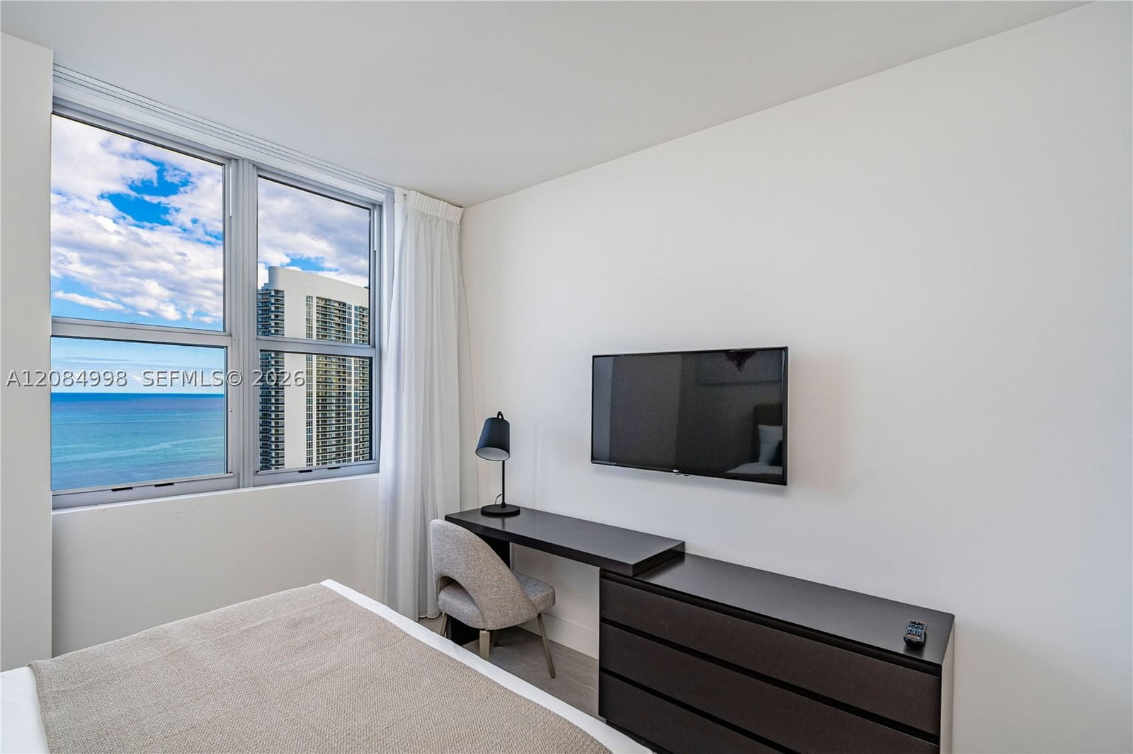 Real estate property located at 4010 Ocean Dr R1609, Broward, 4010 South Ocean Condo, Hollywood, FL