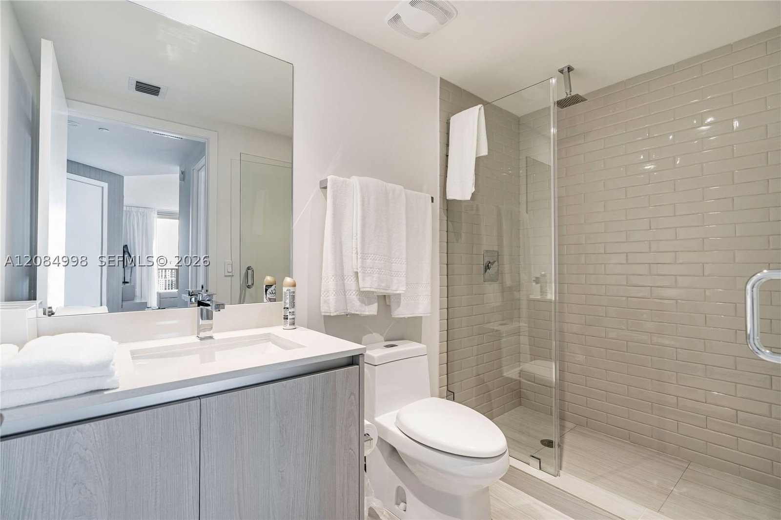Real estate property located at 4010 Ocean Dr R1609, Broward, 4010 South Ocean Condo, Hollywood, FL