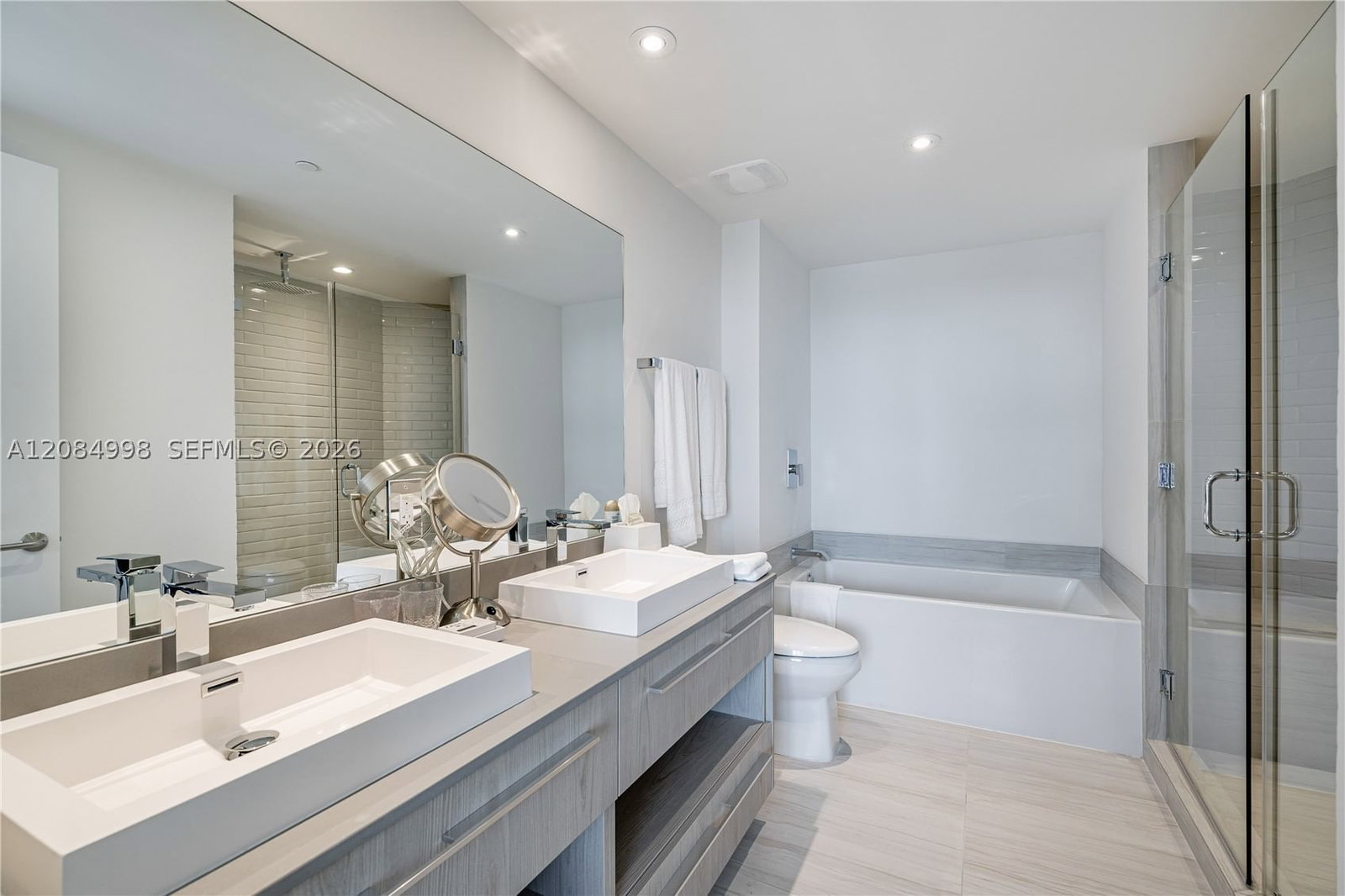 Real estate property located at 4010 Ocean Dr R1609, Broward, 4010 South Ocean Condo, Hollywood, FL