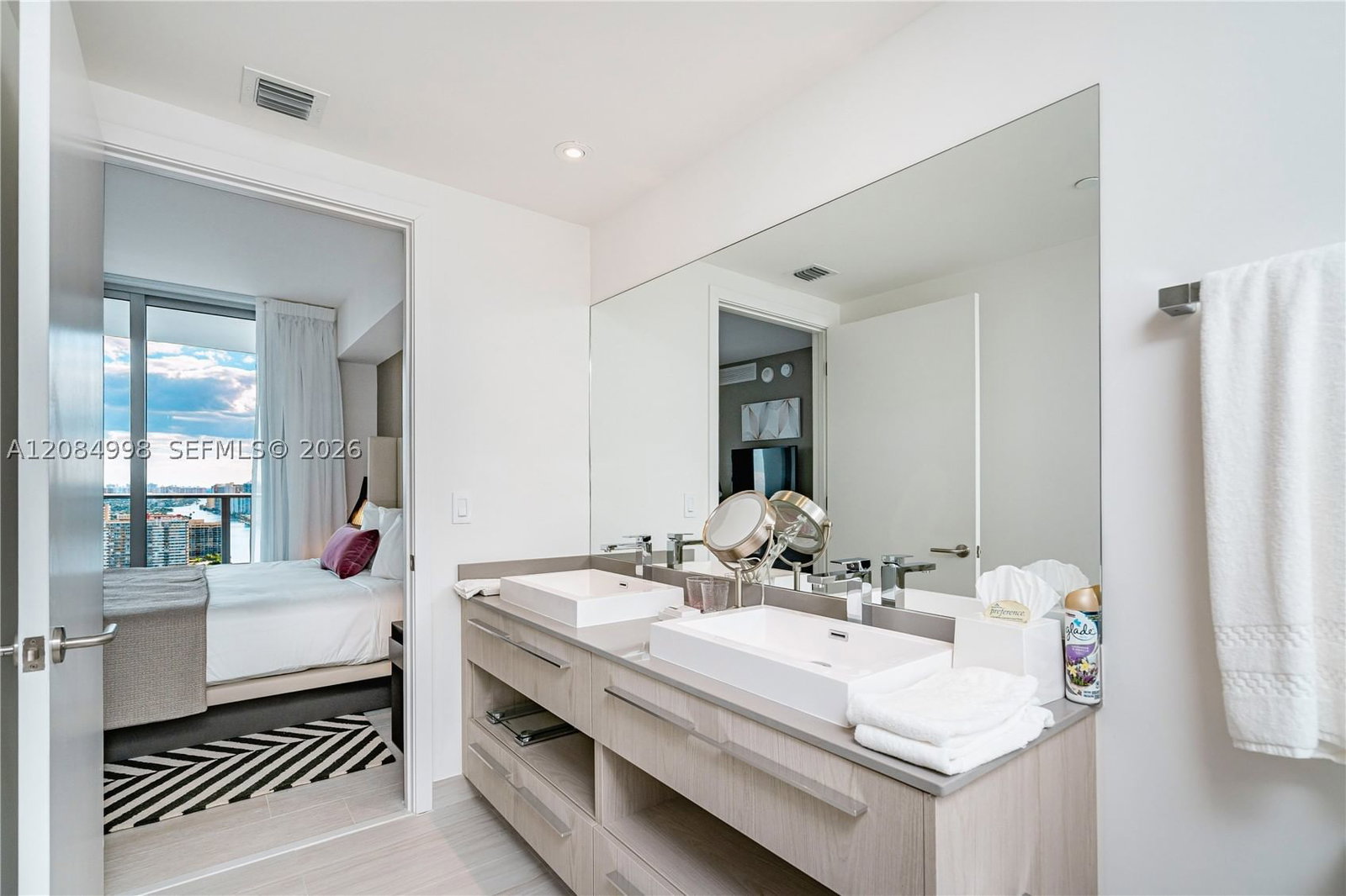 Real estate property located at 4010 Ocean Dr R1609, Broward, 4010 South Ocean Condo, Hollywood, FL