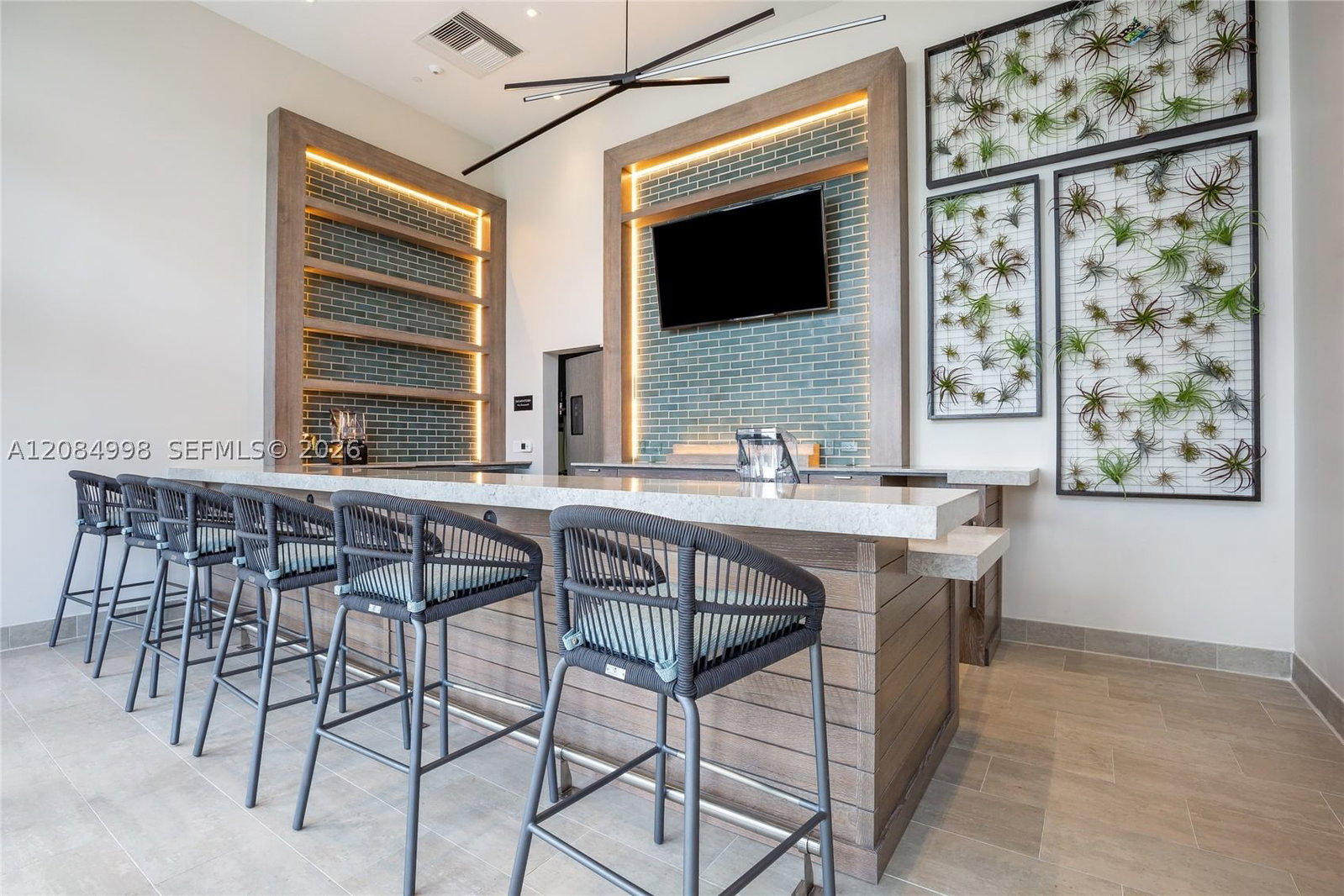 Real estate property located at 4010 Ocean Dr R1609, Broward, 4010 South Ocean Condo, Hollywood, FL
